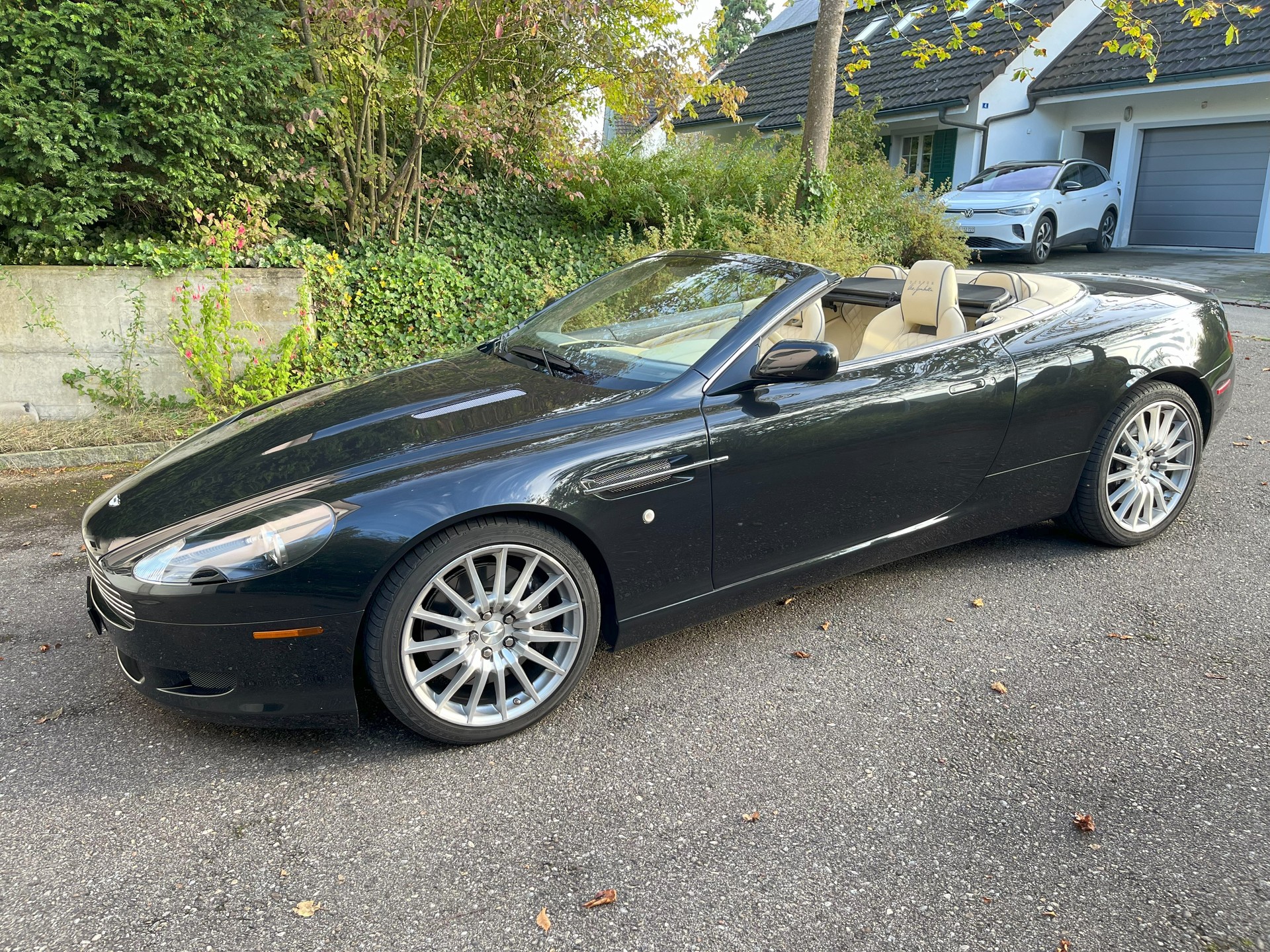 ASTON MARTIN DB9 Volante Touchtronic 2-image-4