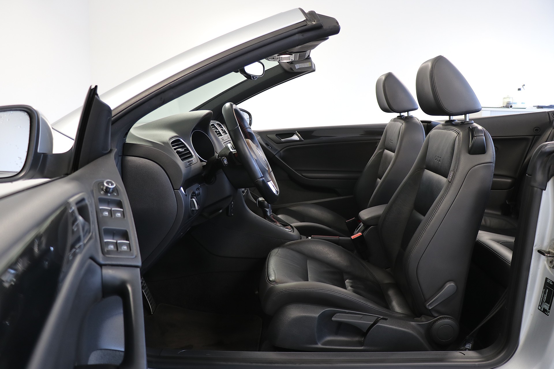 VW Golf Cabrio 2.0 TSI GTI DSG-image-6