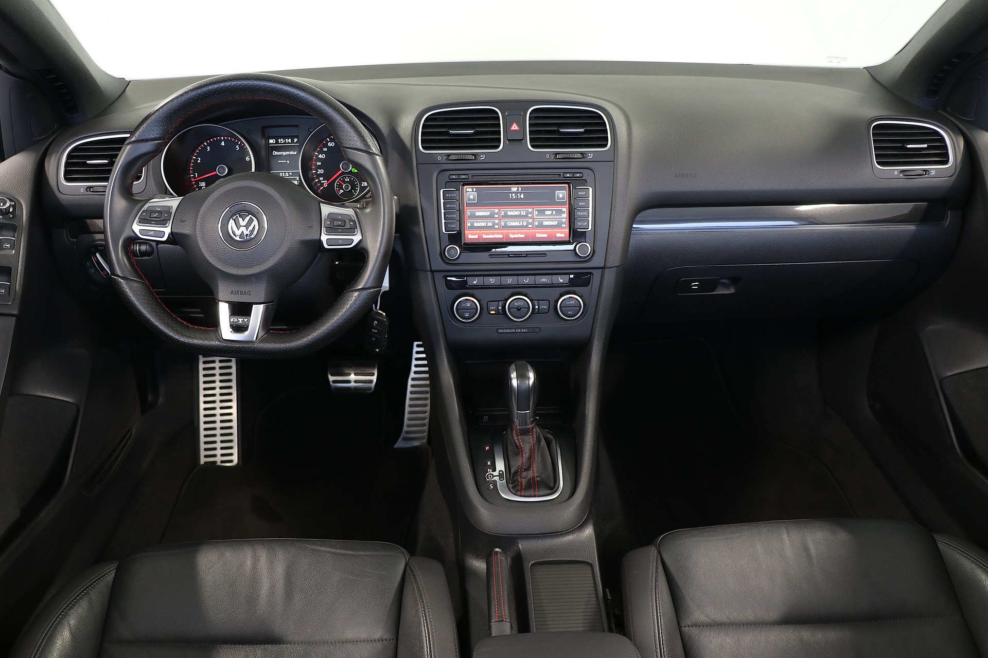 VW Golf Cabrio 2.0 TSI GTI DSG-image-10