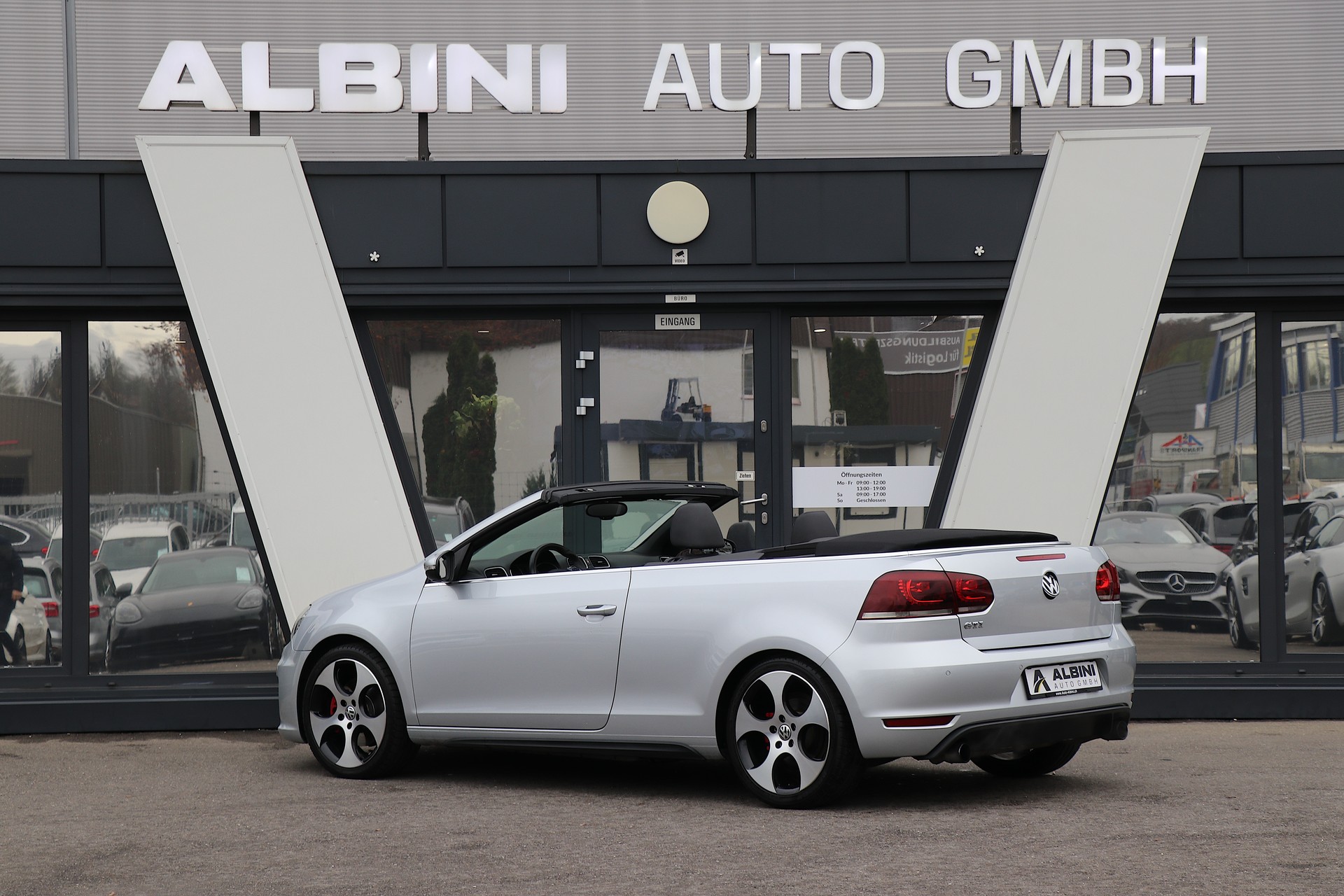VW Golf Cabrio 2.0 TSI GTI DSG-image-3