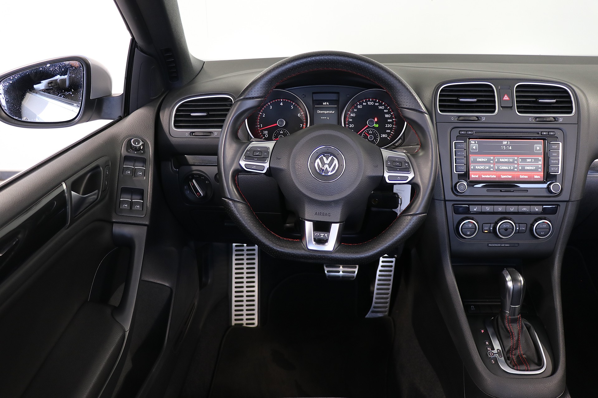 VW Golf Cabrio 2.0 TSI GTI DSG-image-9