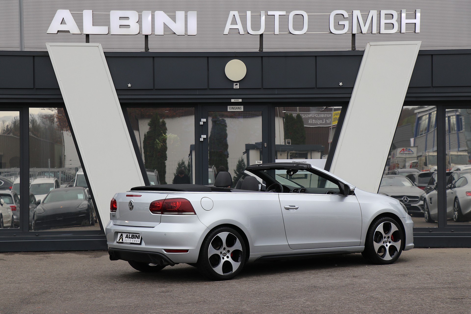 VW Golf Cabrio 2.0 TSI GTI DSG-image-2