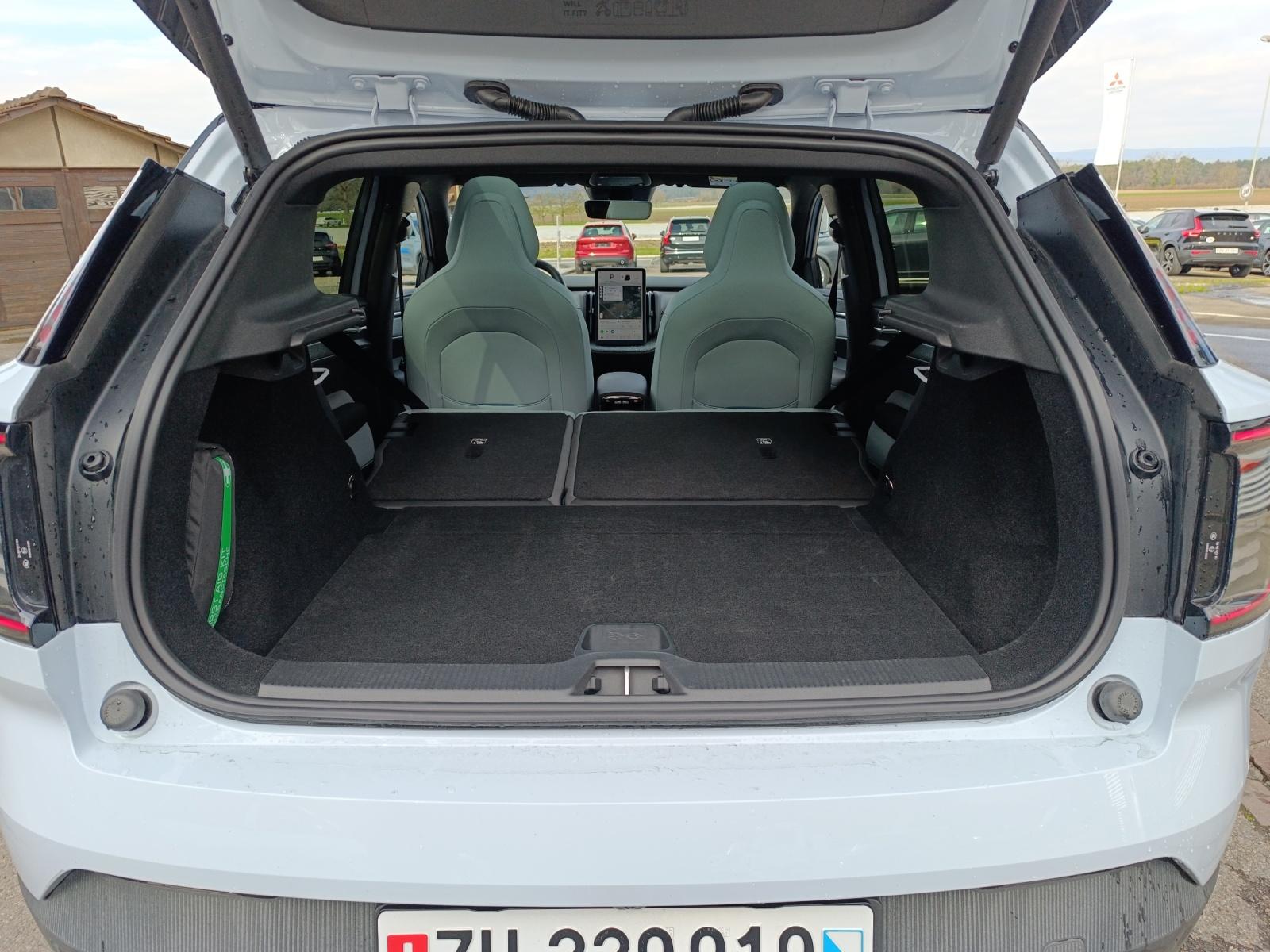 VOLVO EX30 E60 Twin Ultra Performance AWD-image-16