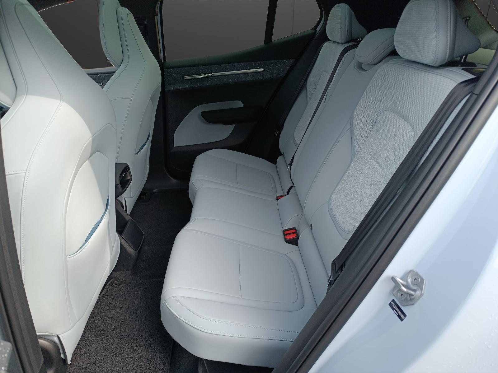 VOLVO EX30 E60 Twin Ultra Performance AWD-image-14