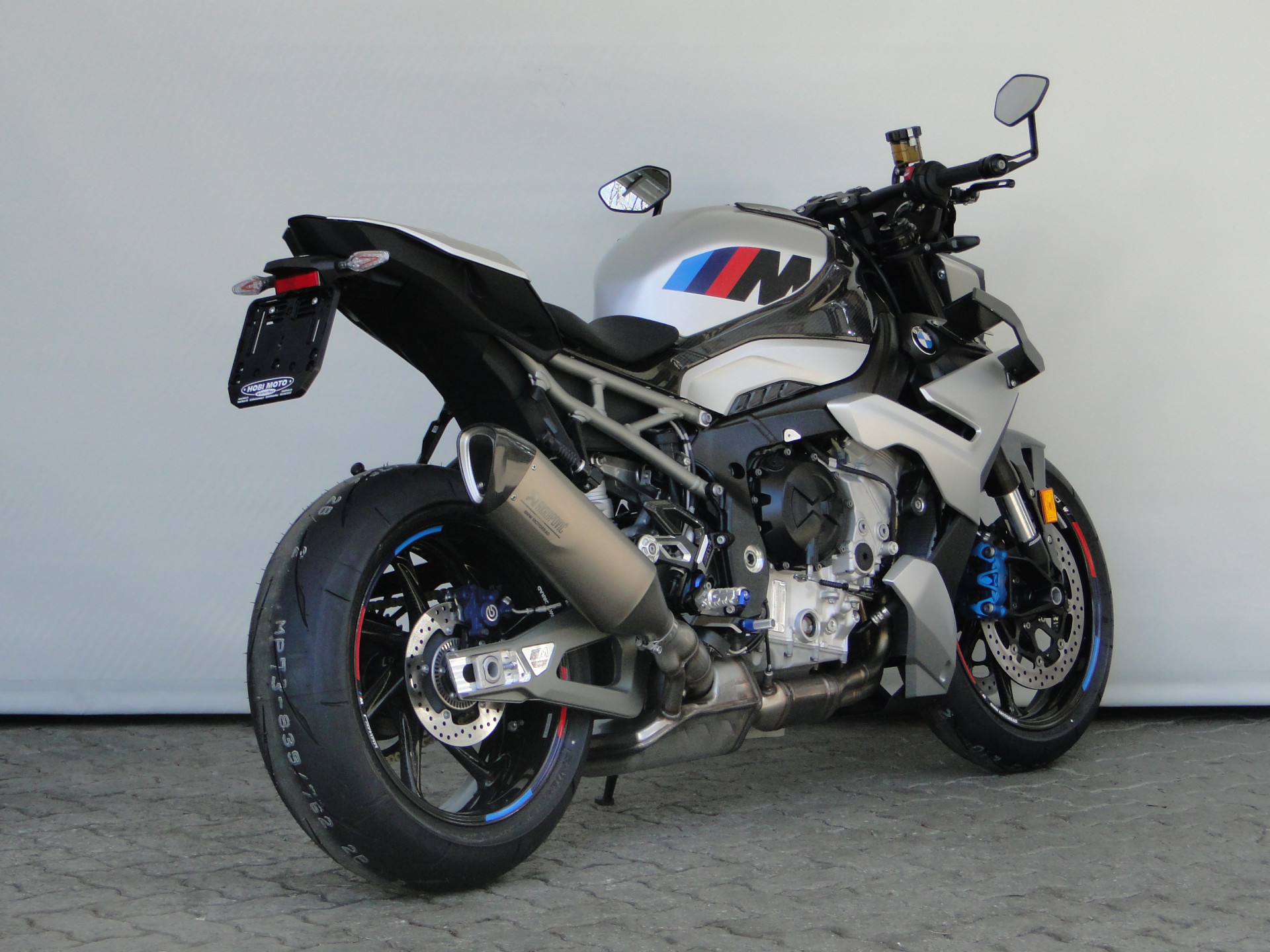 BMW M 1000 R Competition 5 Jahre Garantie-showroom-element-3