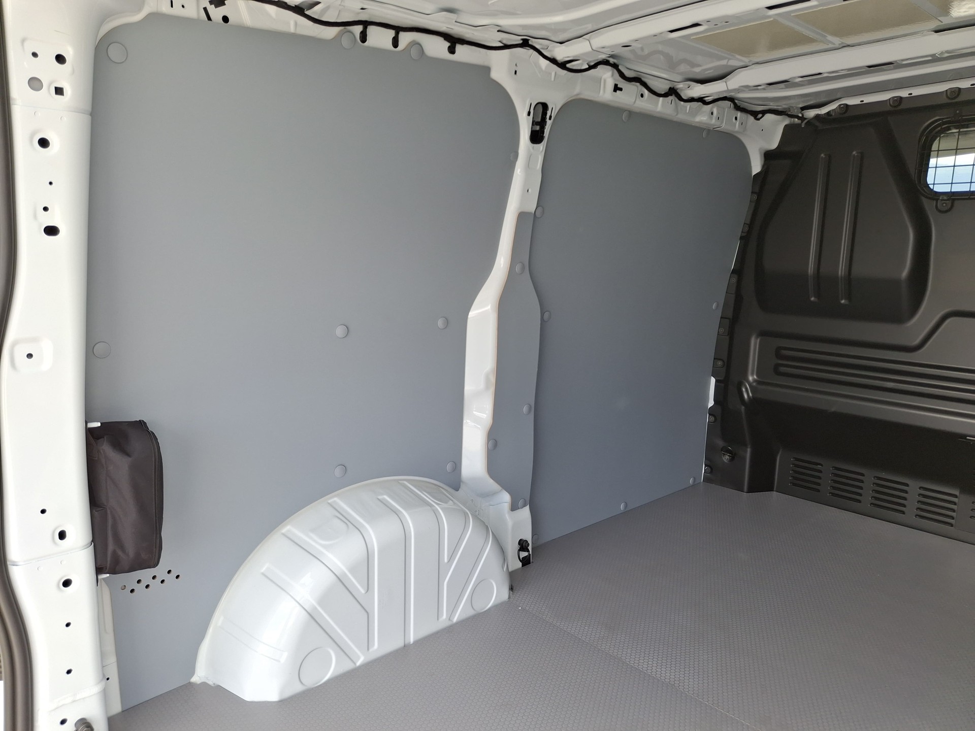 VW e-Transporter 70 kWh-image-14