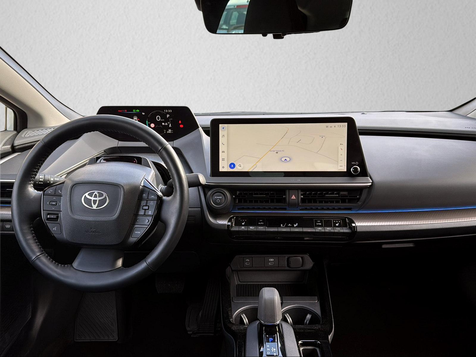 TOYOTA Prius 2.0 Plug-In-Hybrid Style-image-12