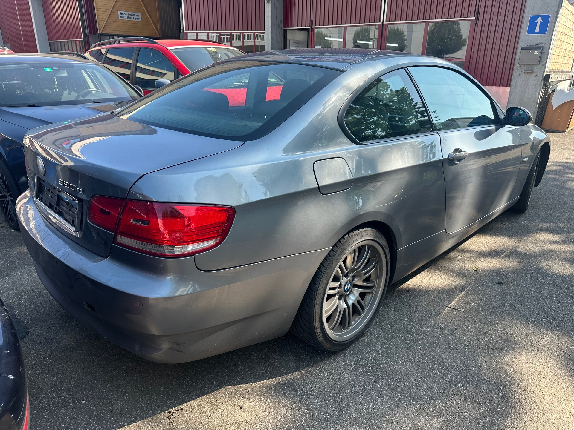 BMW 320d Coupé Steptronic-image-4