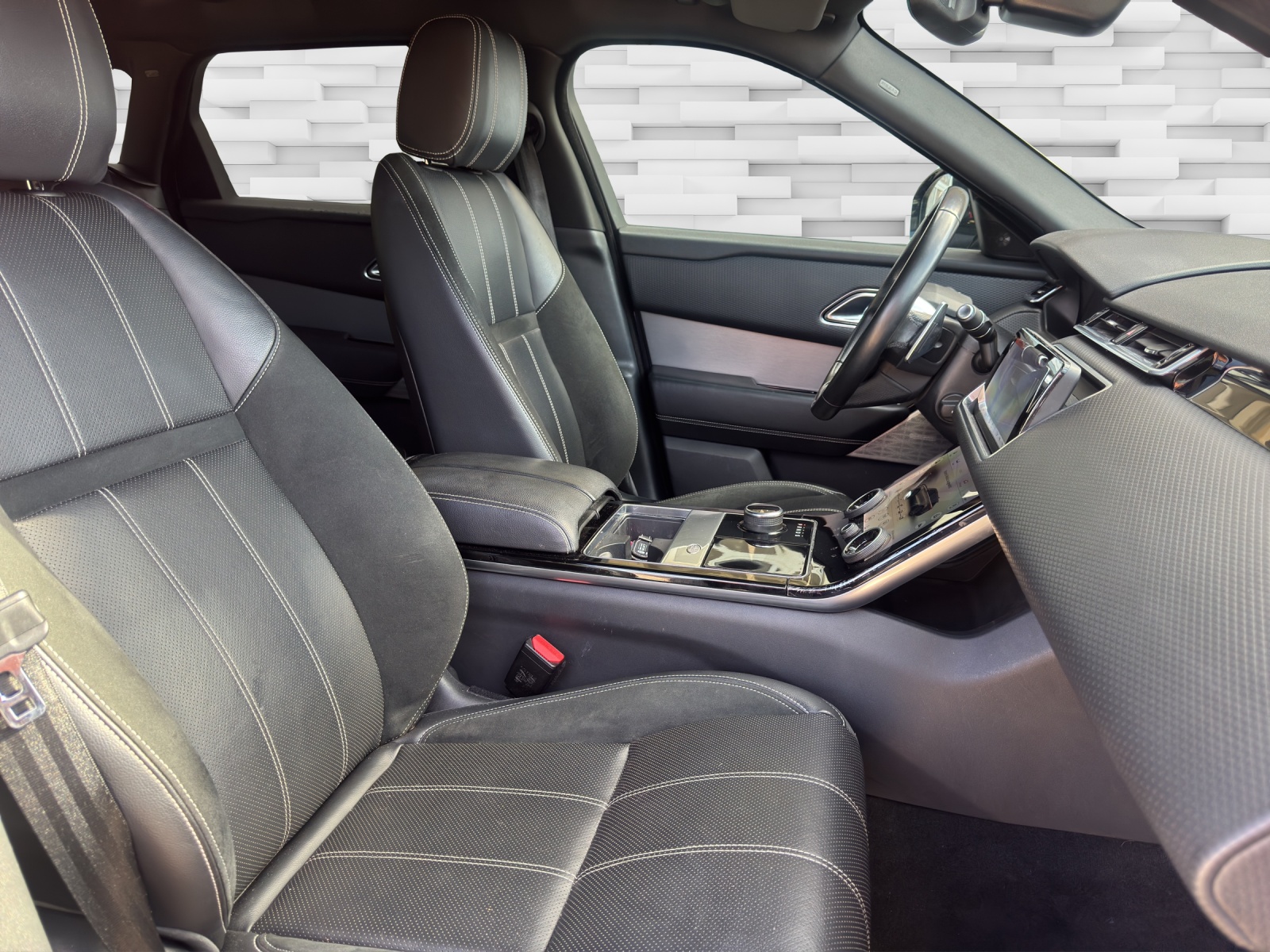 LAND ROVER Range Rover Velar R-Dynamic D 240 SE Automatic-image-13