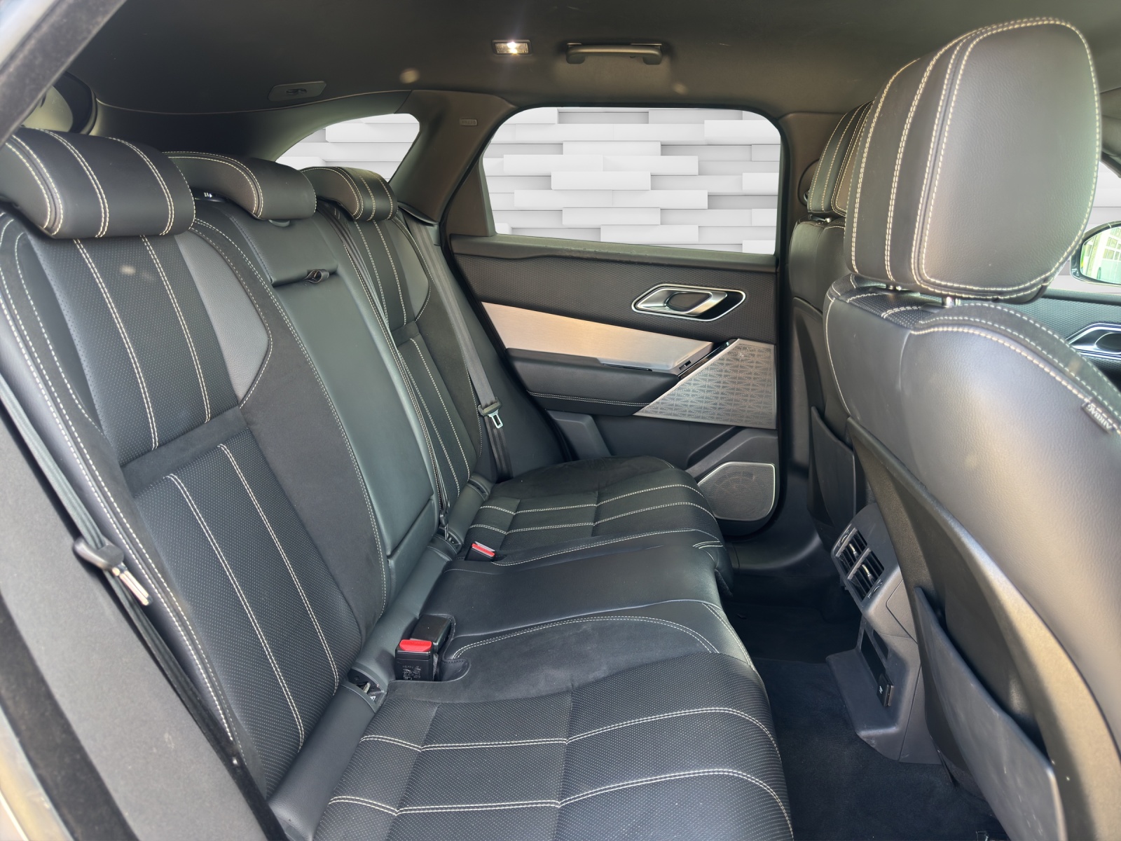 LAND ROVER Range Rover Velar R-Dynamic D 240 SE Automatic-image-15