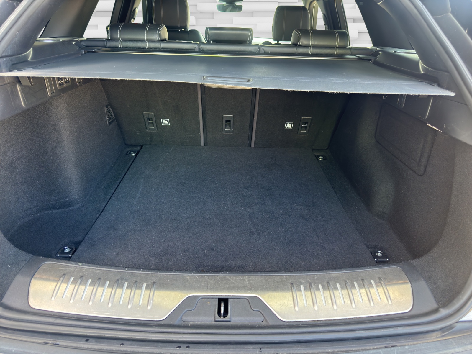 LAND ROVER Range Rover Velar R-Dynamic D 240 SE Automatic-image-16