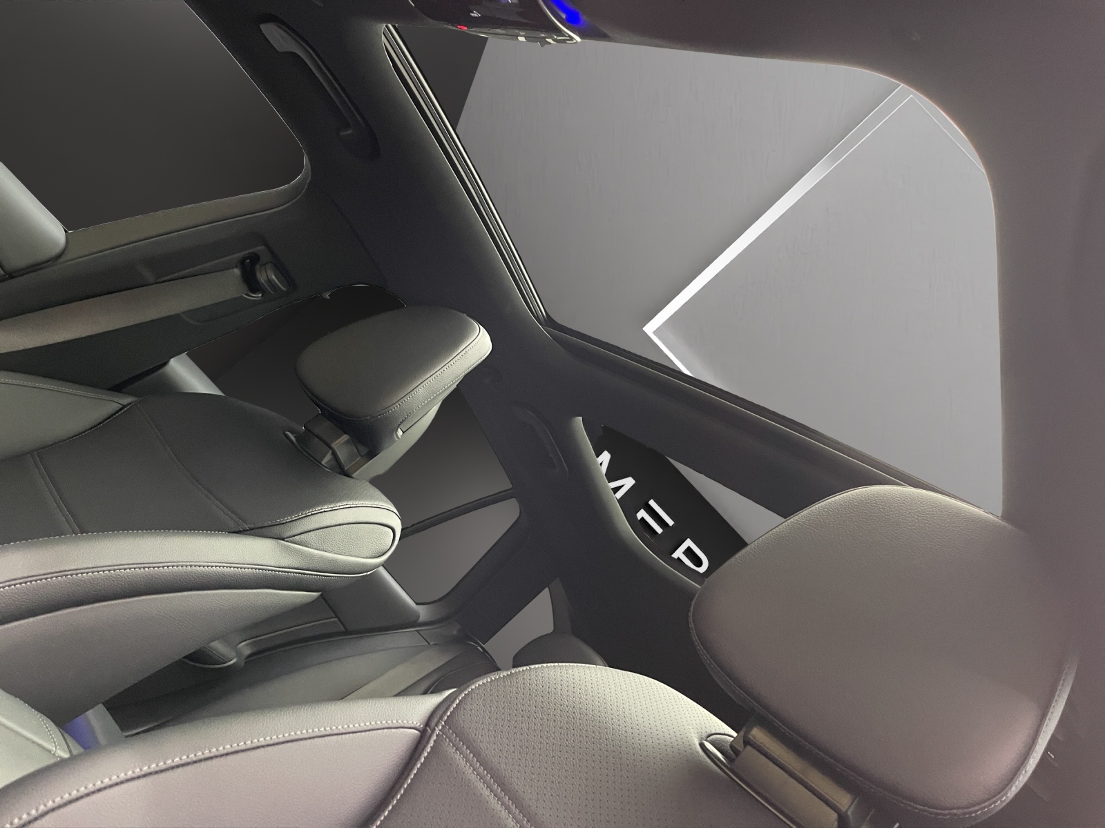 MERCEDES-BENZ C 300 T 4 Matic-image-11
