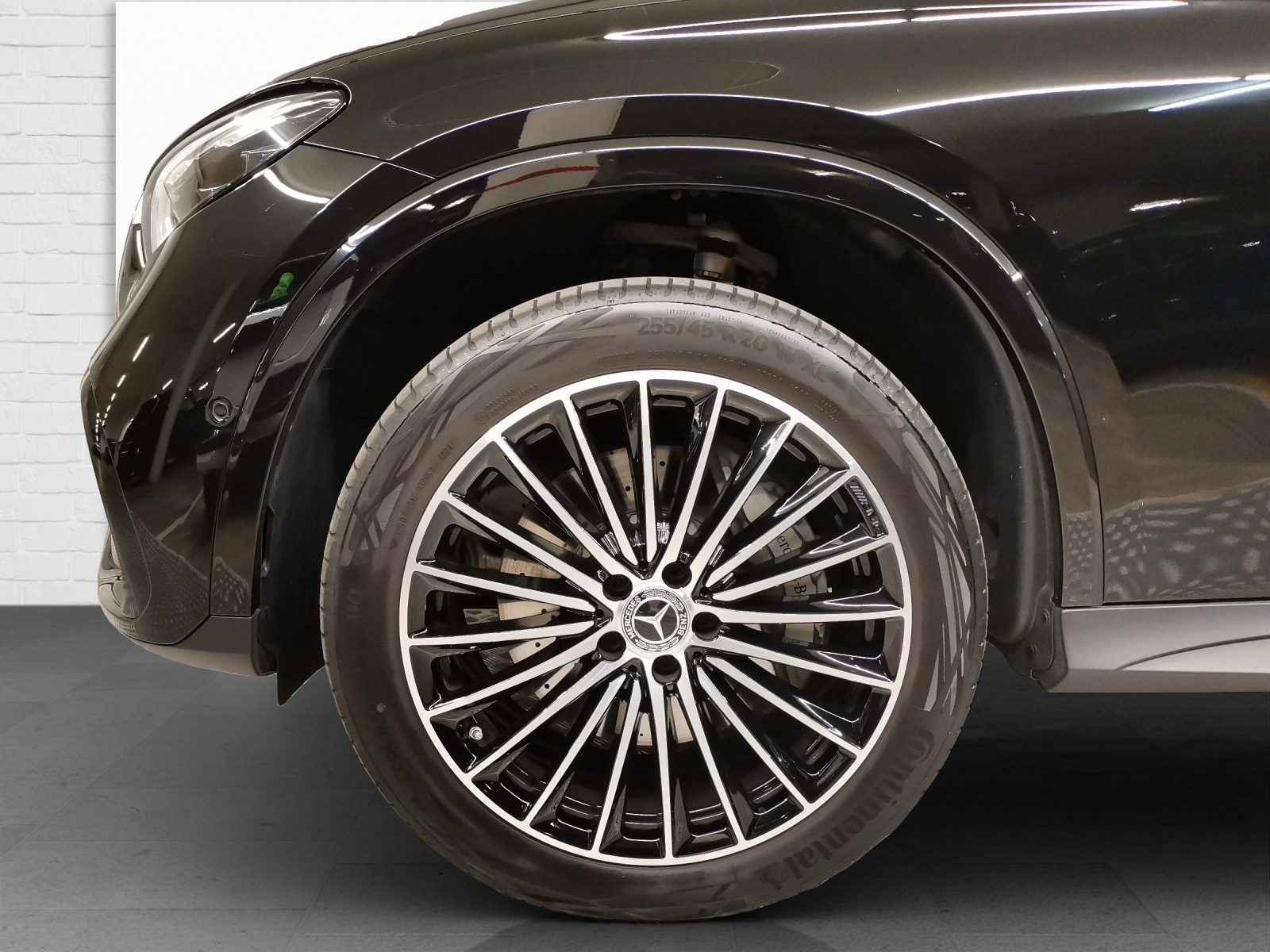 MERCEDES-BENZ GLC 200 AMG Line 4matic-image-5