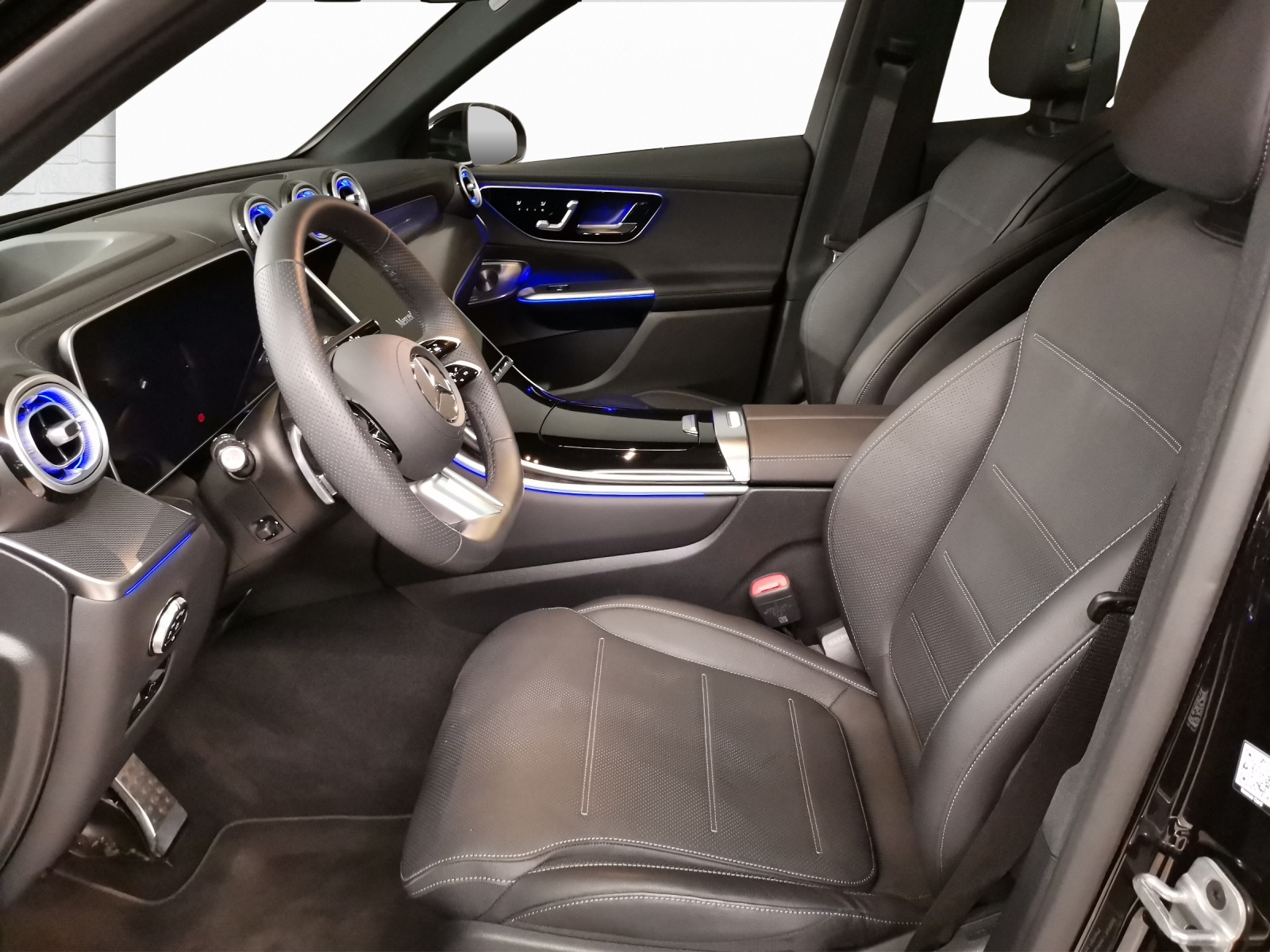 MERCEDES-BENZ GLC 200 AMG Line 4matic-image-6