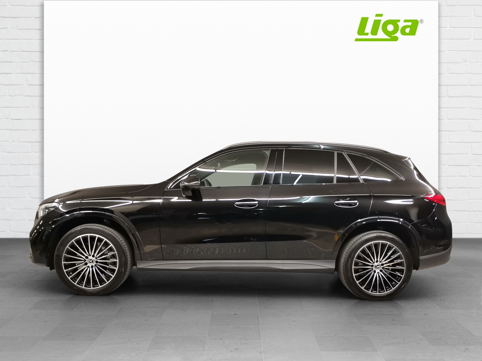 MERCEDES-BENZ GLC 200 AMG Line 4matic-image-0