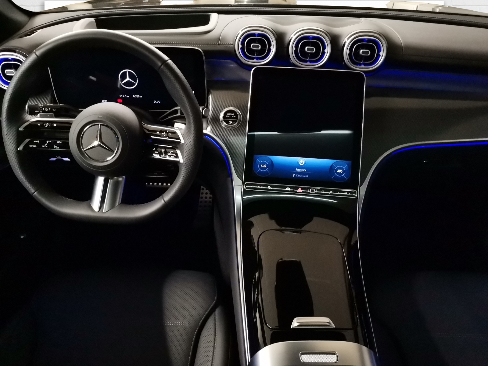 MERCEDES-BENZ GLC 200 AMG Line 4matic-image-7