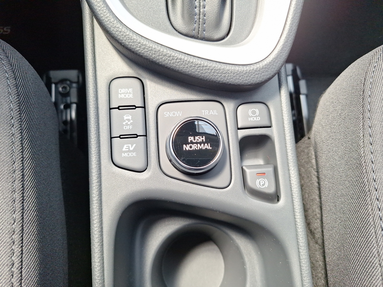 TOYOTA Yaris Cross 1.5 VVT-i HSD Comfort AWD-i-image-16