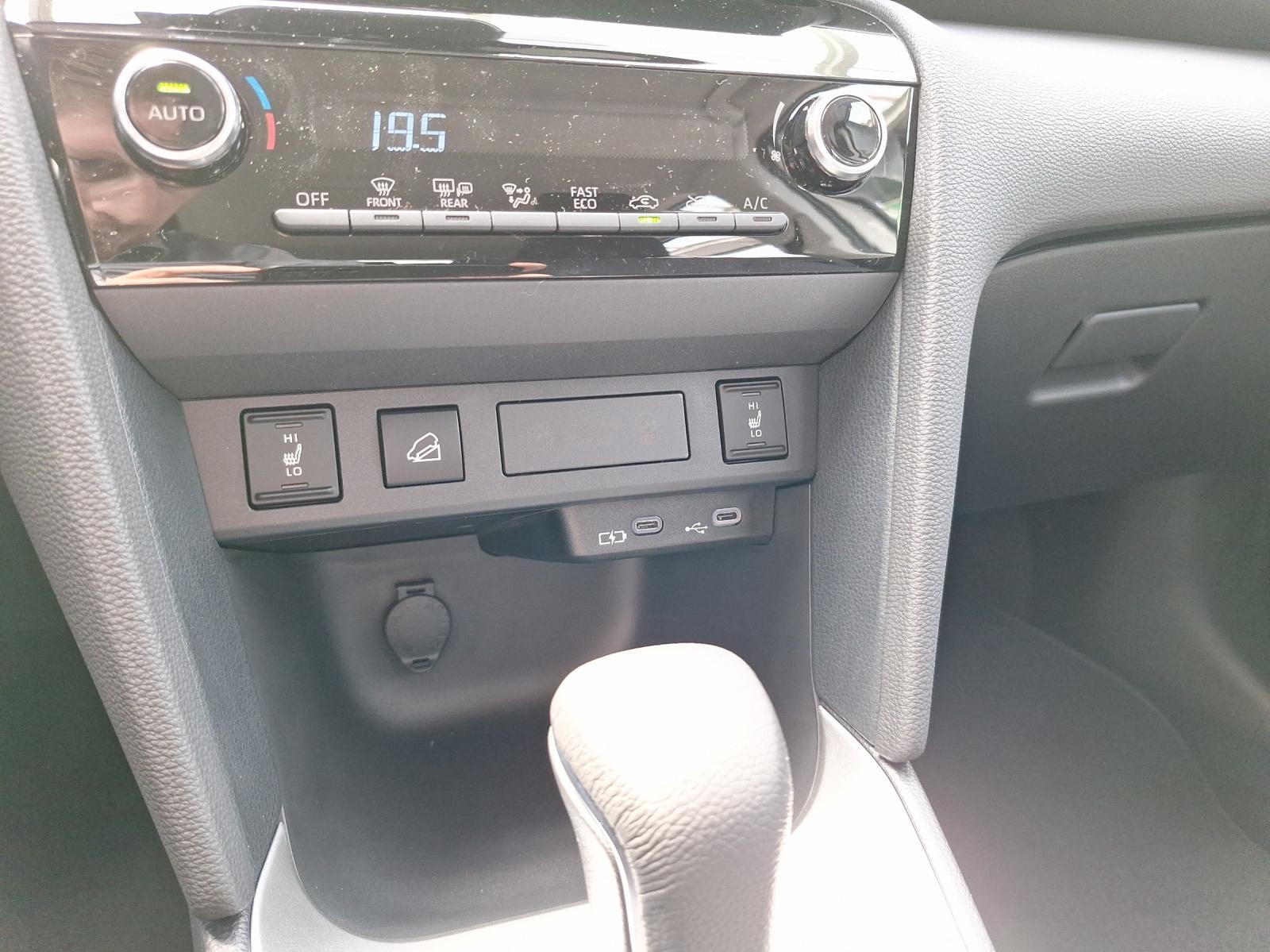 TOYOTA Yaris Cross 1.5 VVT-i HSD Comfort AWD-i-image-17