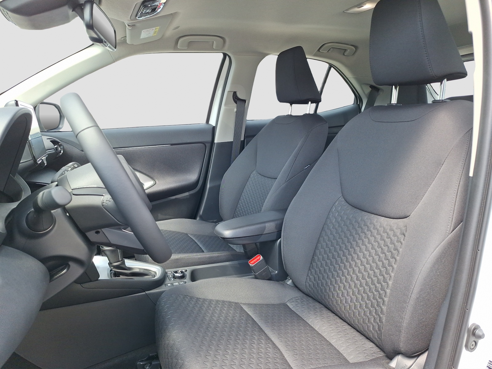 TOYOTA Yaris Cross 1.5 VVT-i HSD Comfort AWD-i-image-9