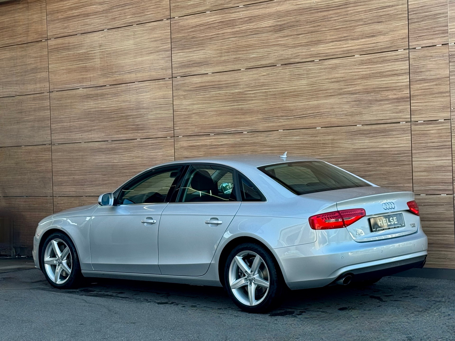 AUDI A4 3.0 TFSI quattro S-tronic - 1.Hand - Sport - 8-fach Alu --image-4