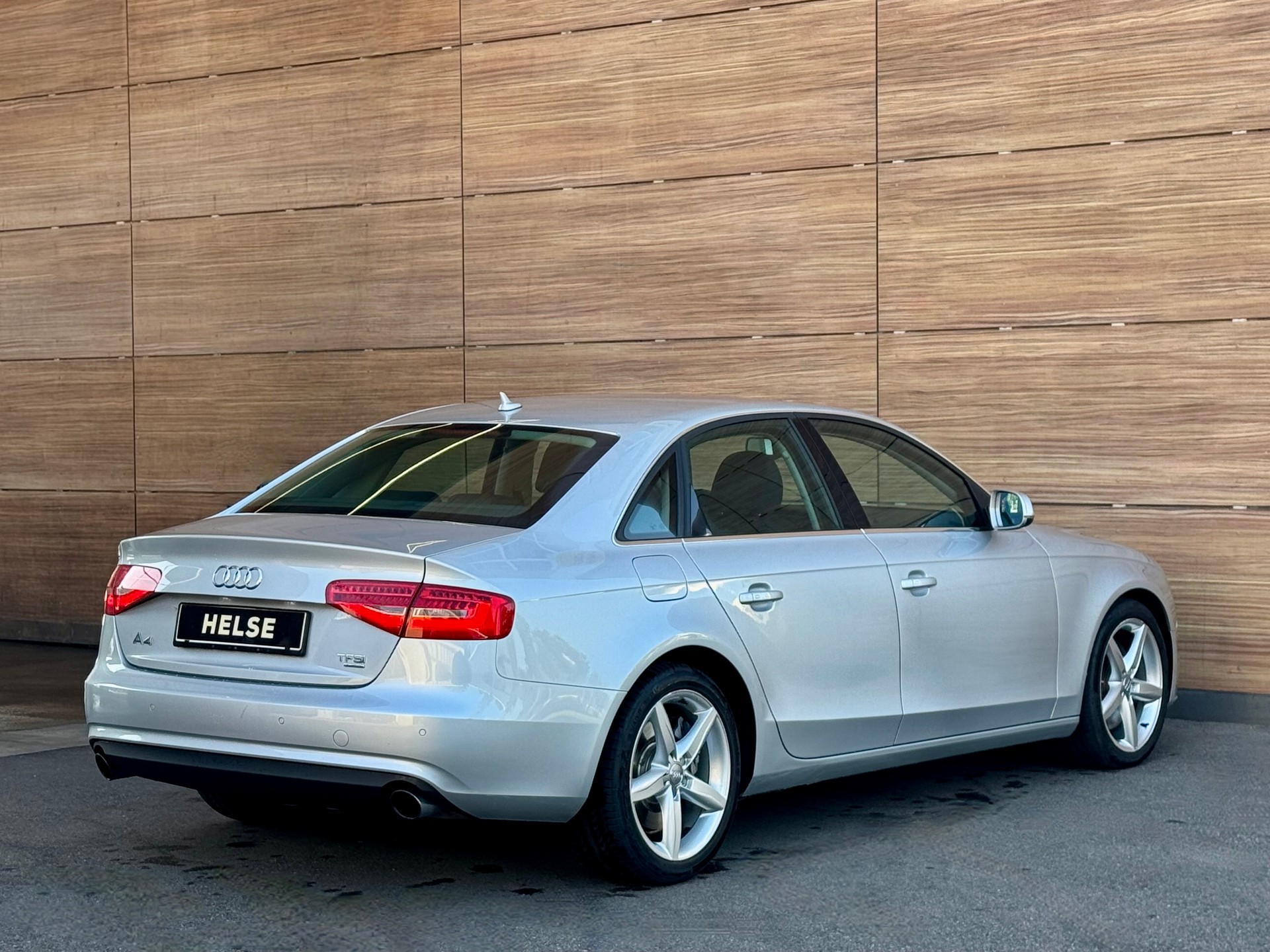 AUDI A4 3.0 TFSI quattro S-tronic - 1.Hand - Sport - 8-fach Alu --image-5