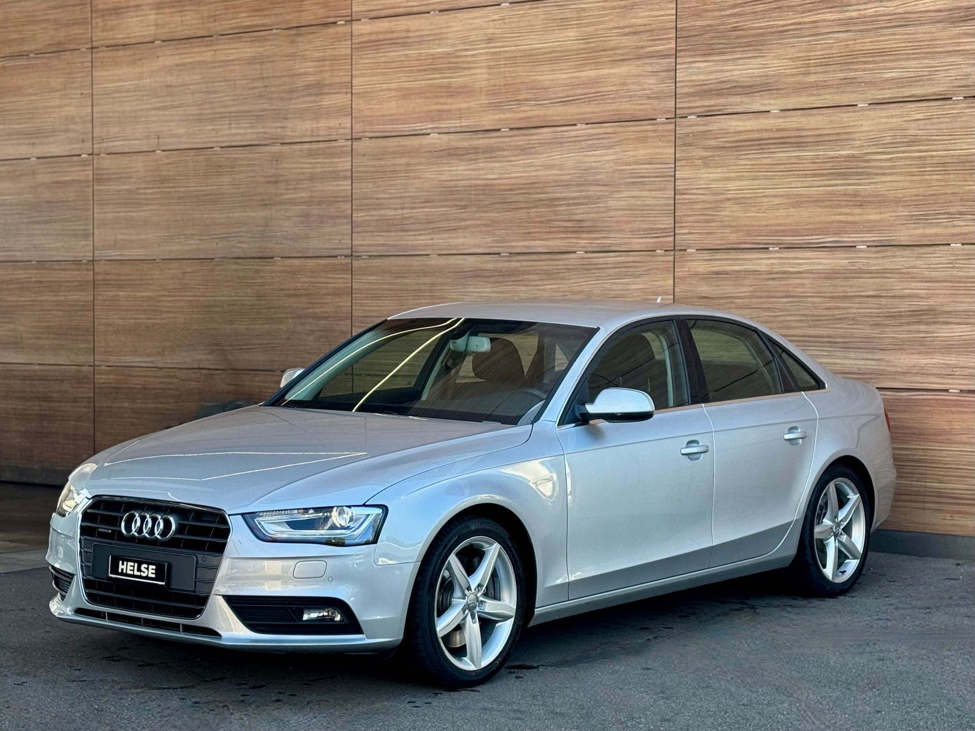 AUDI A4 3.0 TFSI quattro S-tronic - 1.Hand - Sport - 8-fach Alu -