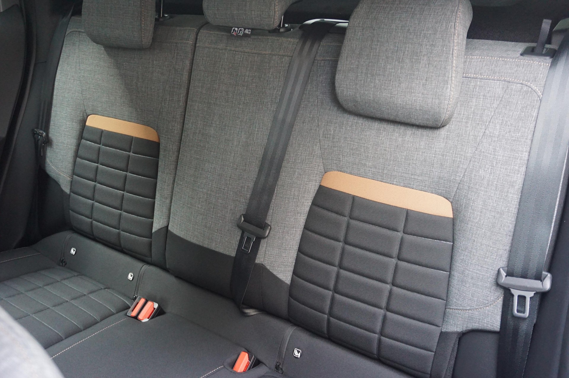 CITROEN C3 Aircross 1.2 Hybrid Plus-image-7