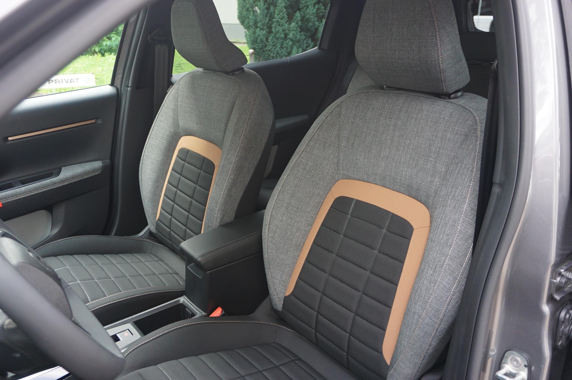 CITROEN C3 Aircross 1.2 Hybrid Plus-image-8