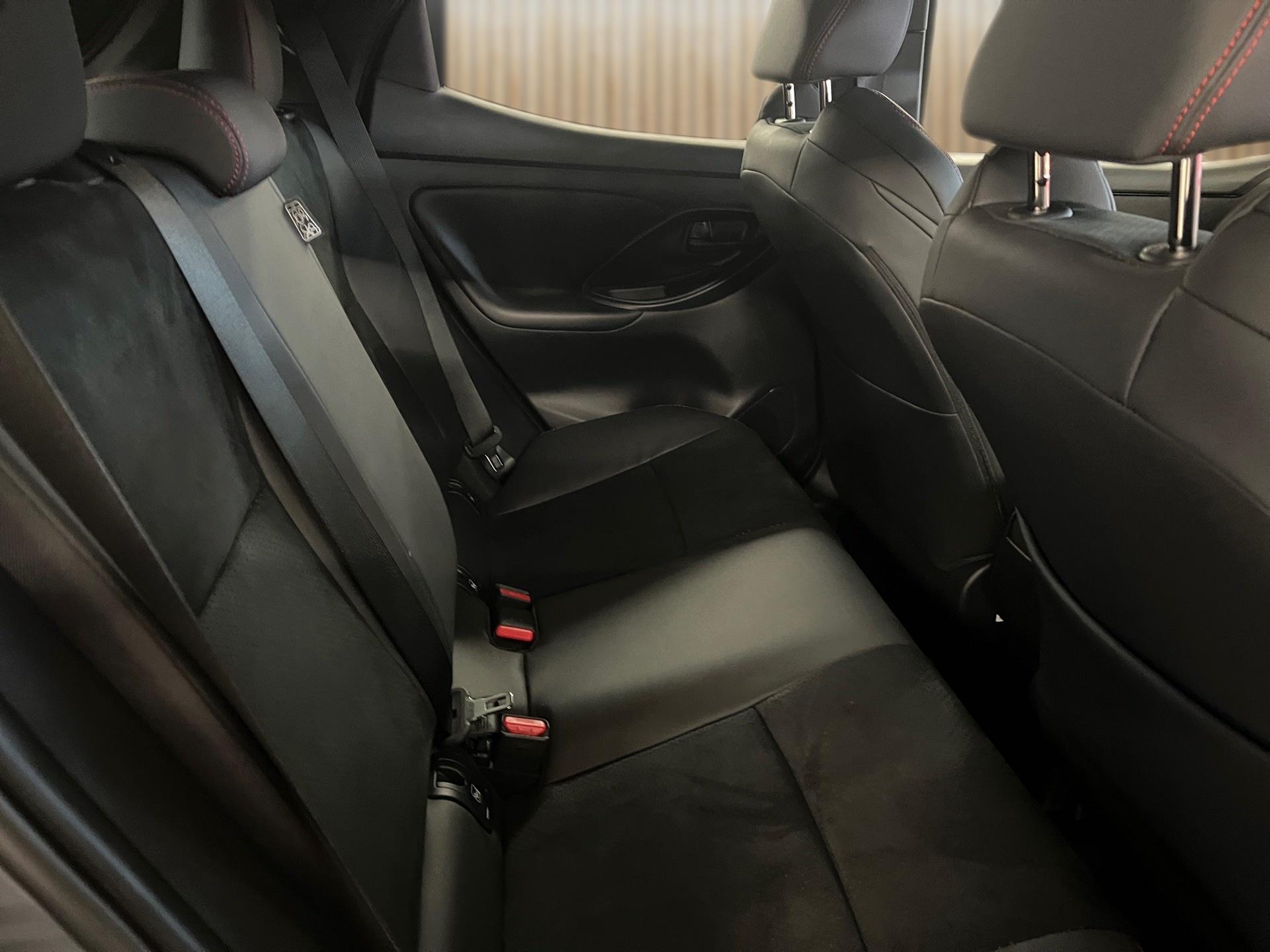 TOYOTA Yaris 1.5 GR Sport e-CVT-image-14