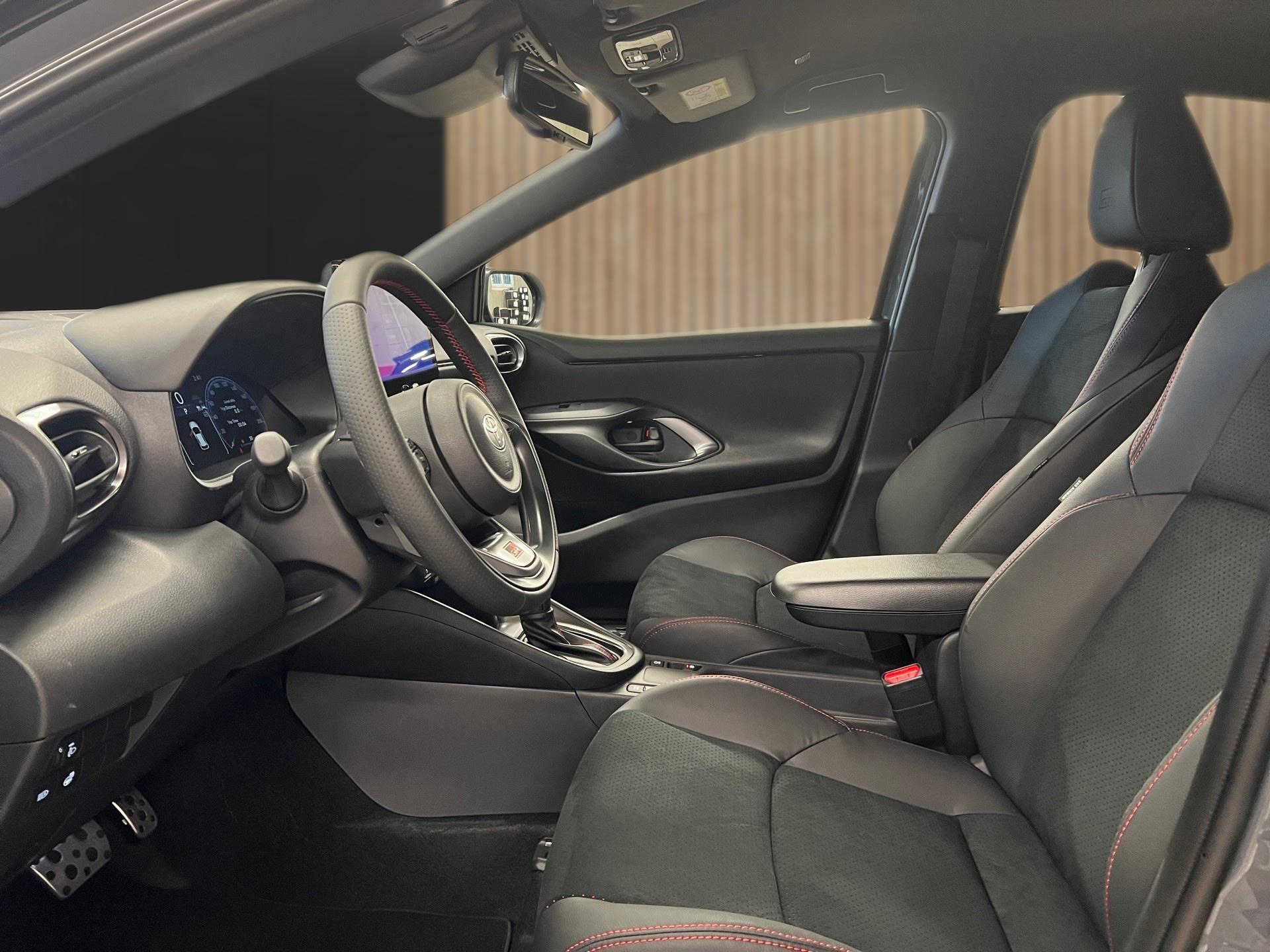 TOYOTA Yaris 1.5 GR Sport e-CVT-image-10