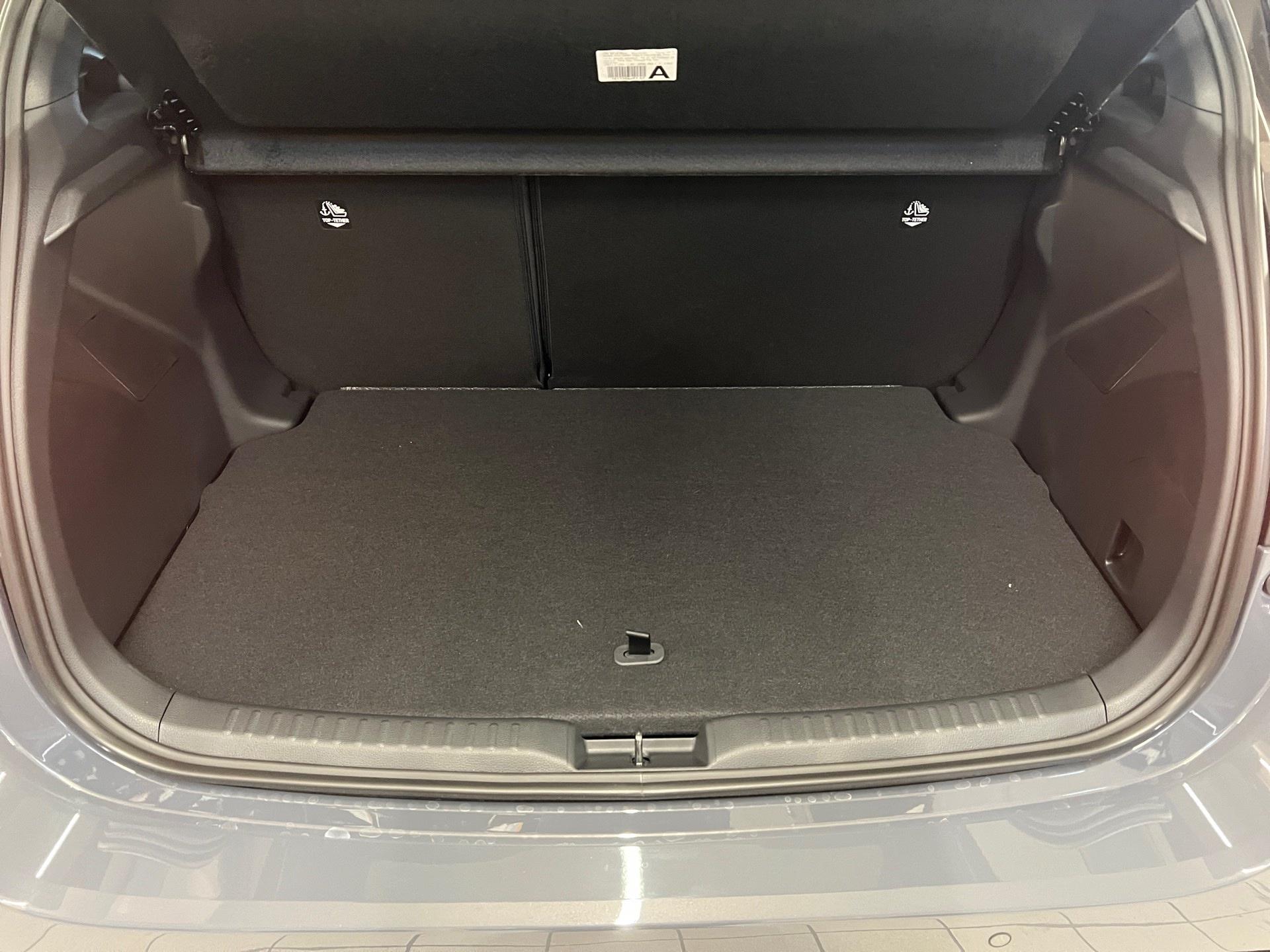 TOYOTA Yaris 1.5 GR Sport e-CVT-image-15