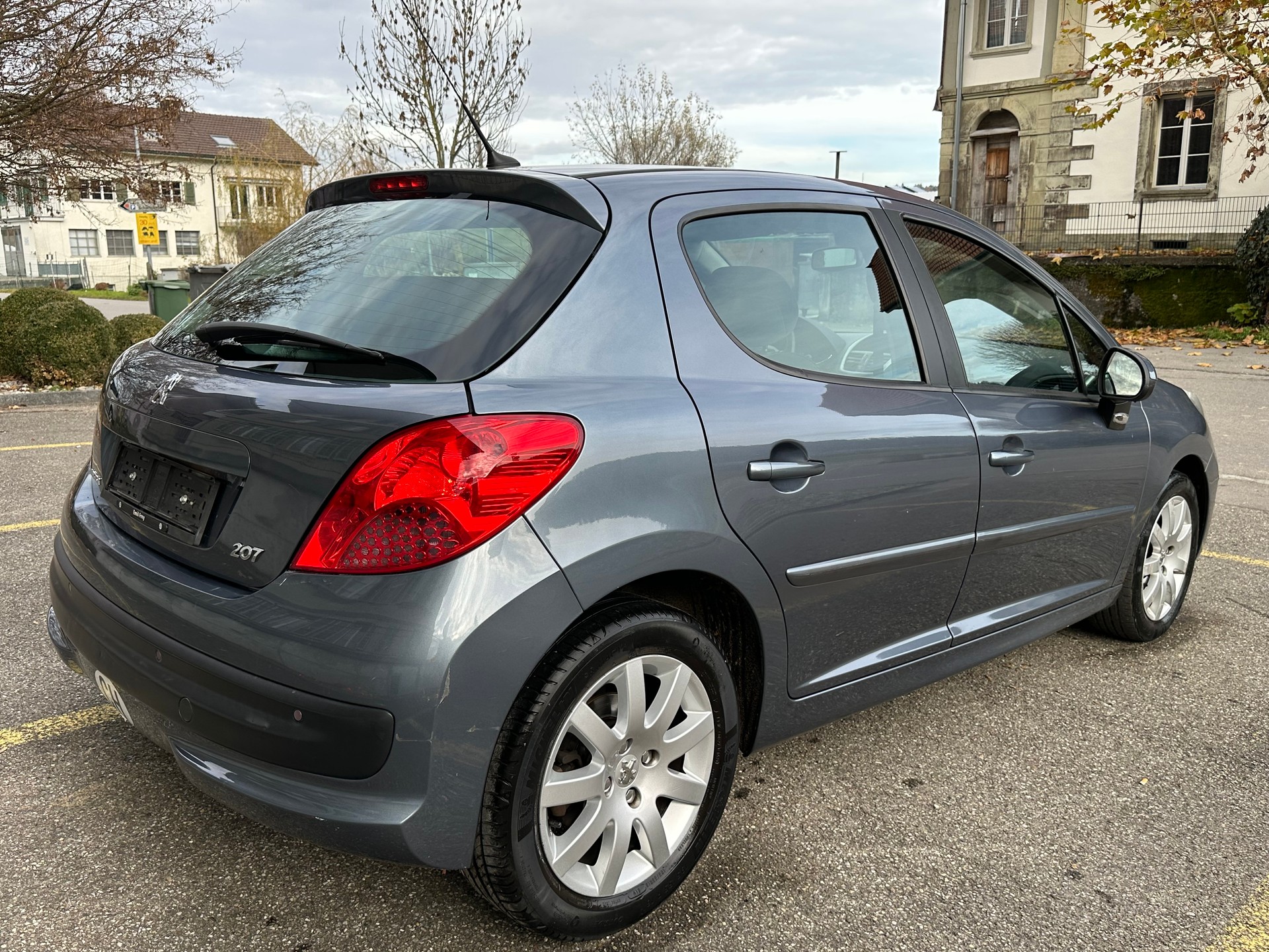 PEUGEOT 207 SW 1.6 16V Sport Automatic-image-5