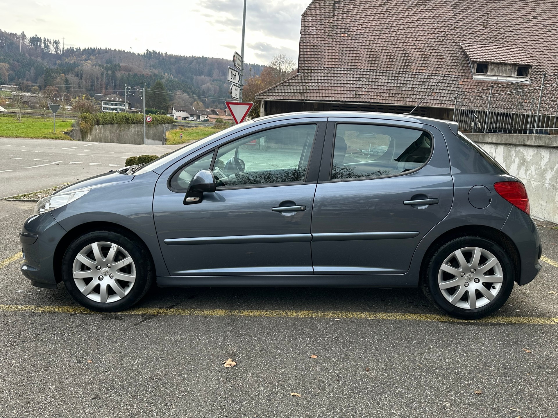 PEUGEOT 207 SW 1.6 16V Sport Automatic-image-2