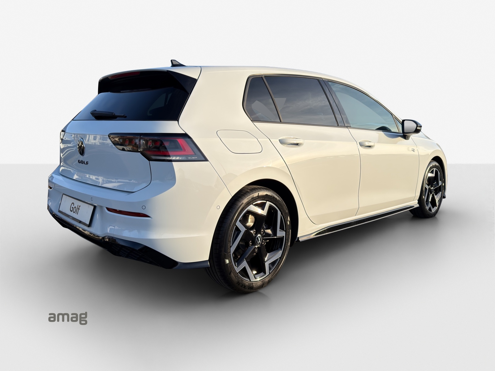 VW Golf 1.5 e TSI mHEV R-Line DSG-image-4