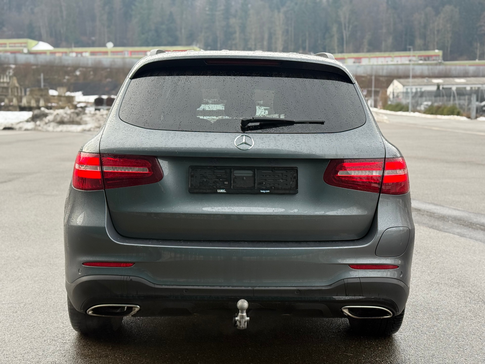 MERCEDES-BENZ GLC 350 e AMG Line 4Matic 7G-Tronic-image-3