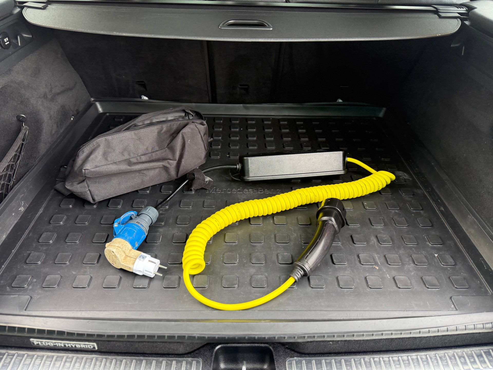 MERCEDES-BENZ GLC 350 e AMG Line 4Matic 7G-Tronic-image-15