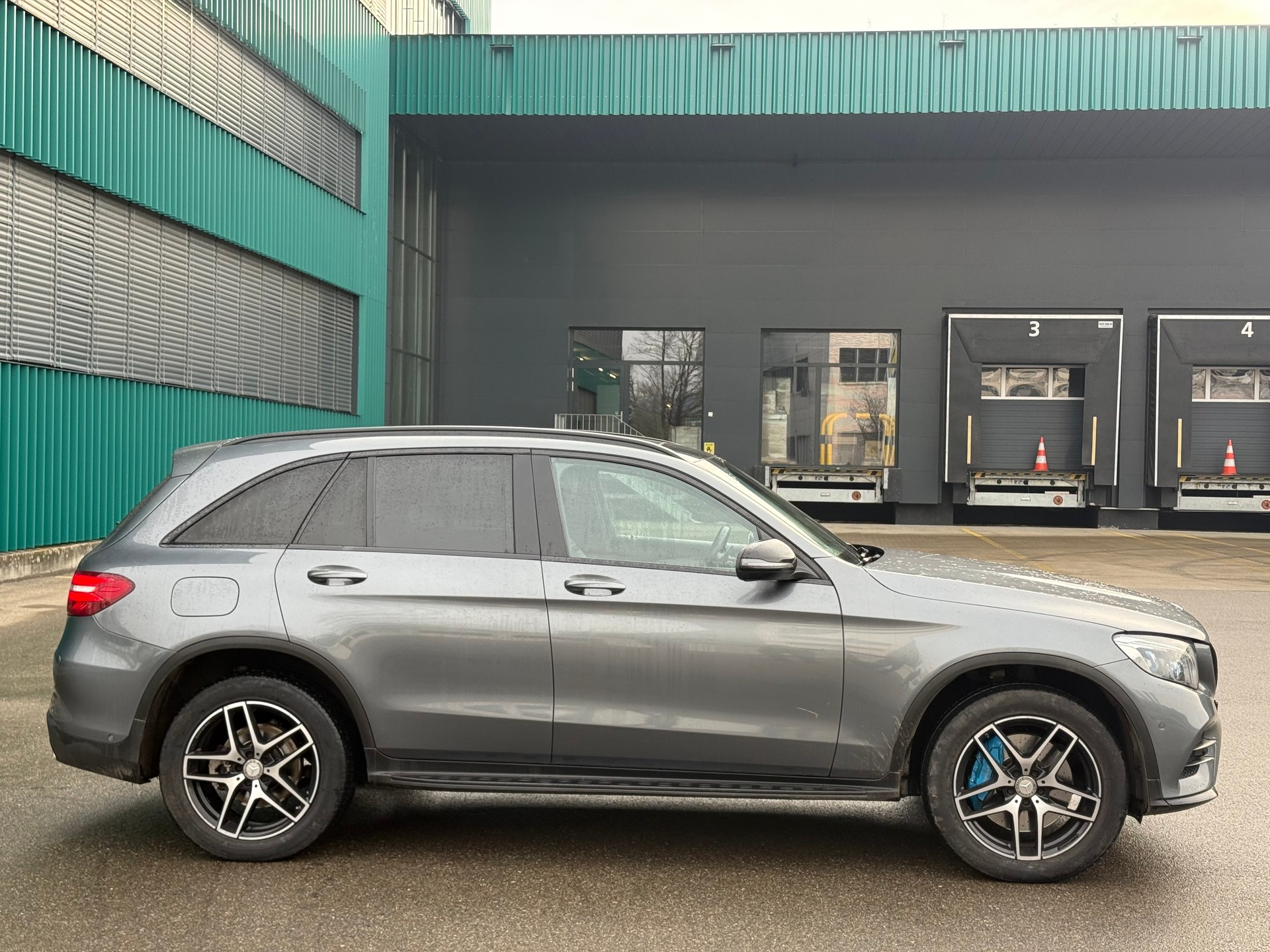 MERCEDES-BENZ GLC 350 e AMG Line 4Matic 7G-Tronic-image-6