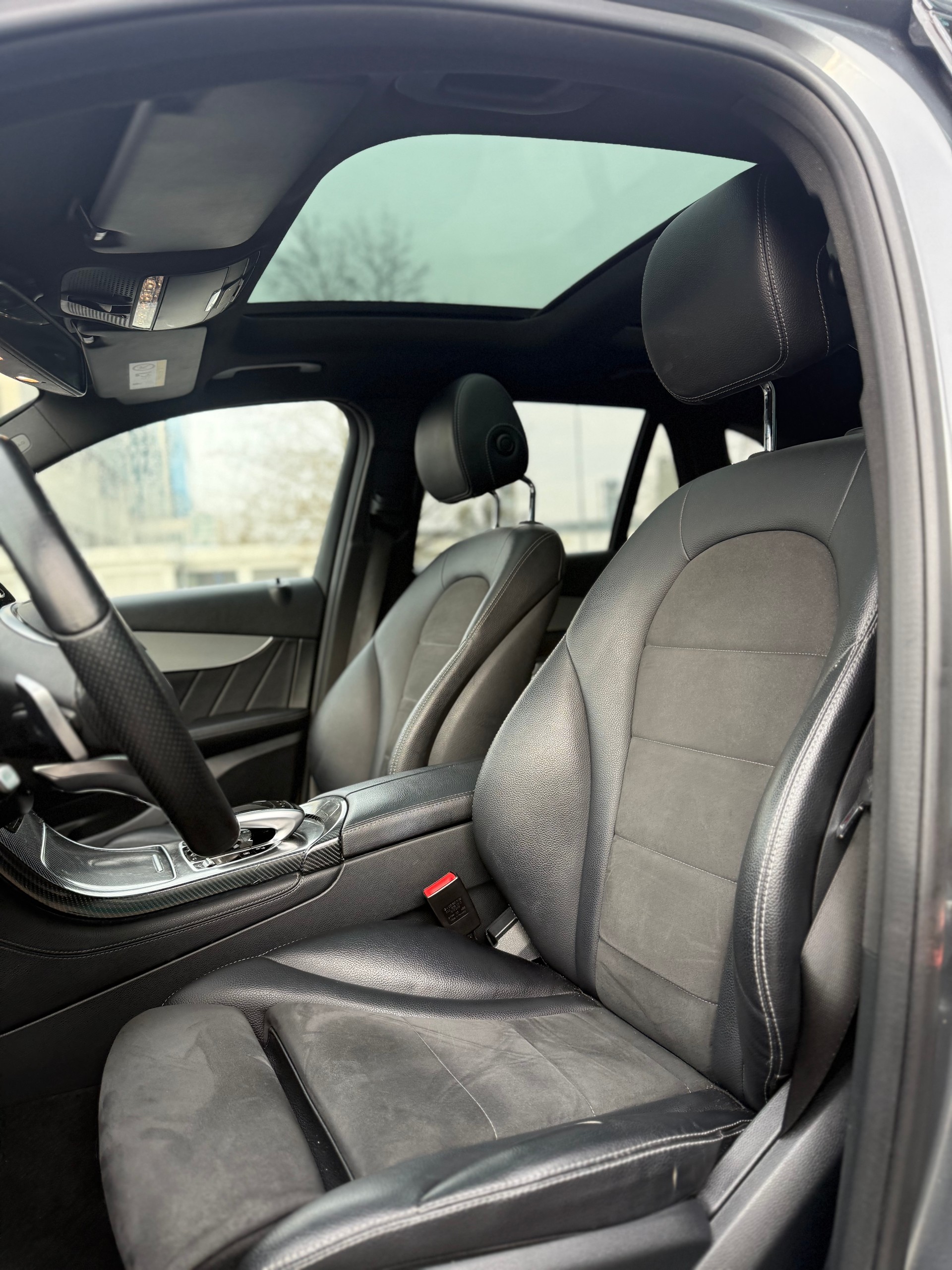 MERCEDES-BENZ GLC 350 e AMG Line 4Matic 7G-Tronic-image-10