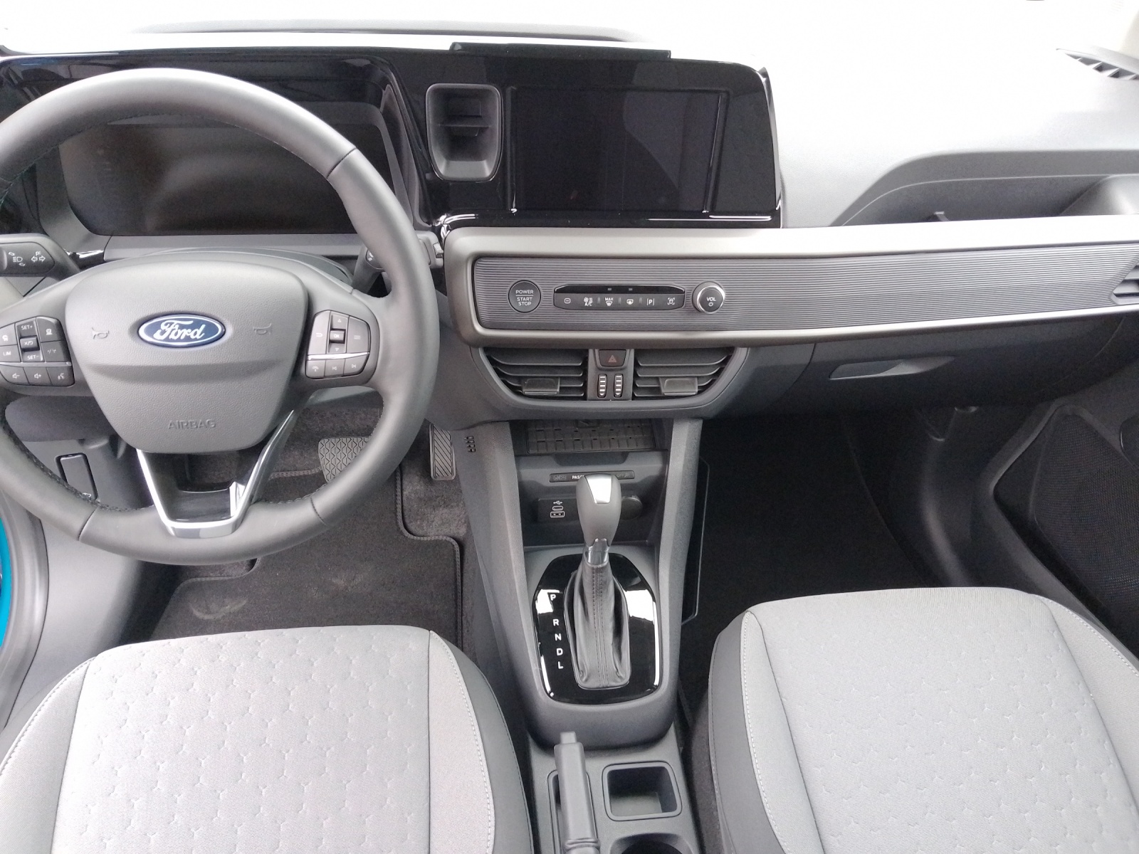 FORD Tourneo Courier 1.0 EcoBoost Titanium-image-5