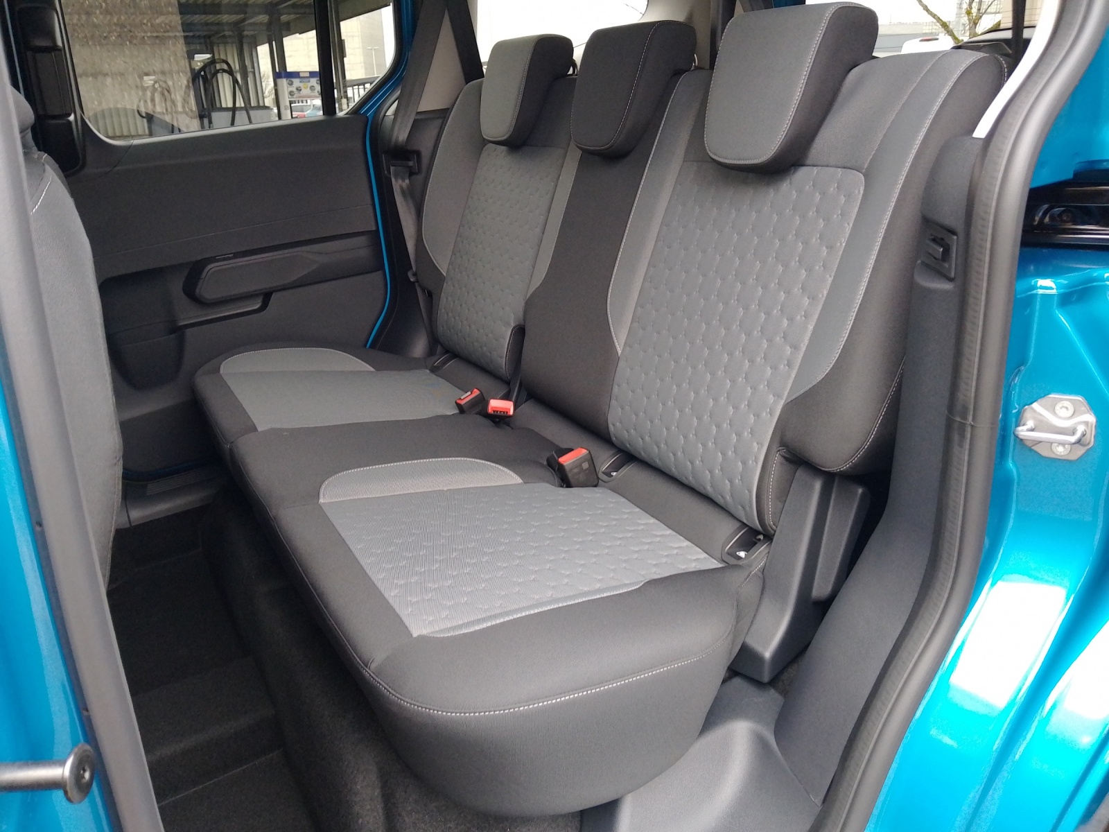 FORD Tourneo Courier 1.0 EcoBoost Titanium-image-8