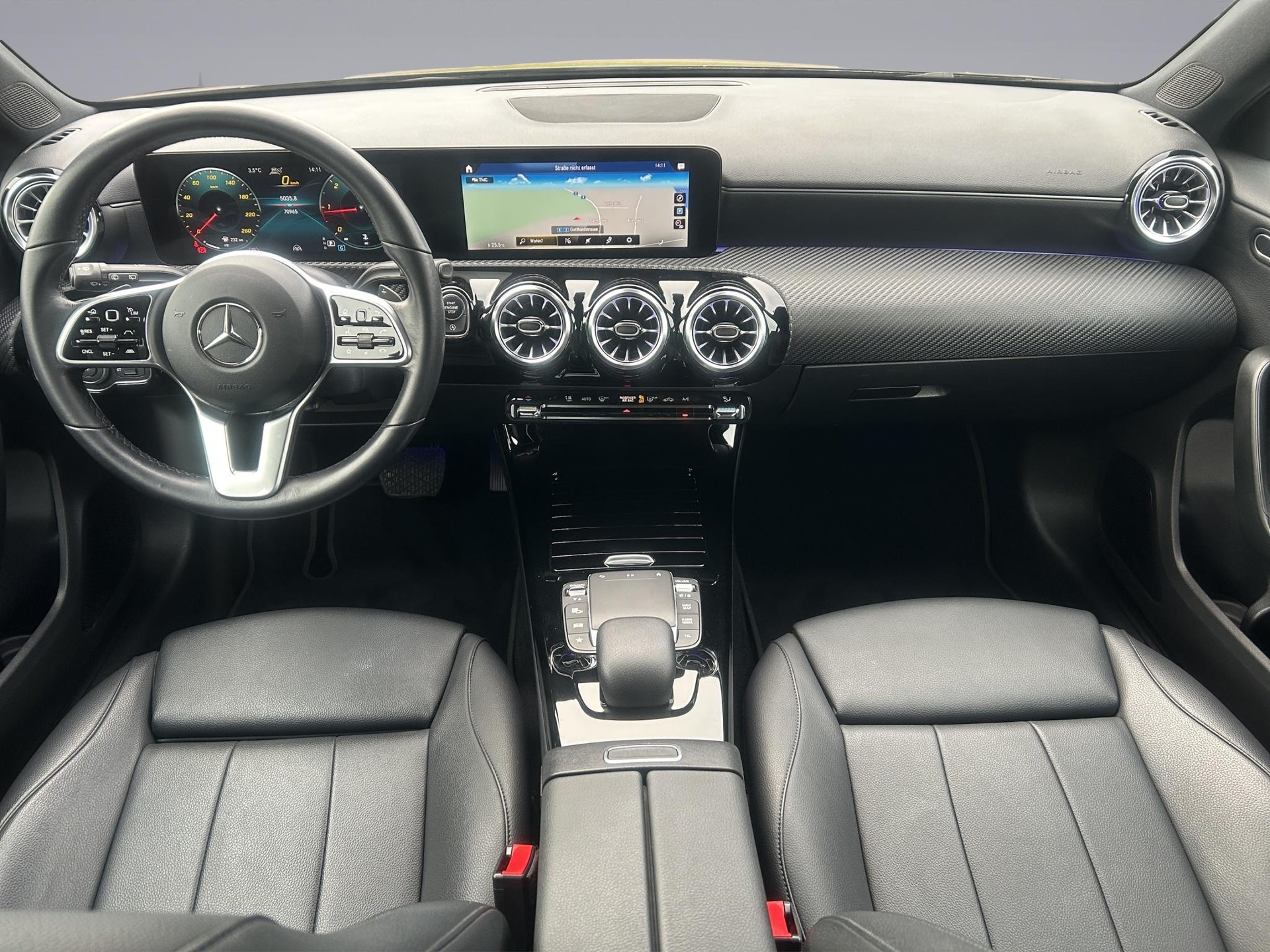 MERCEDES-BENZ A 200 d Style 4m-image-12
