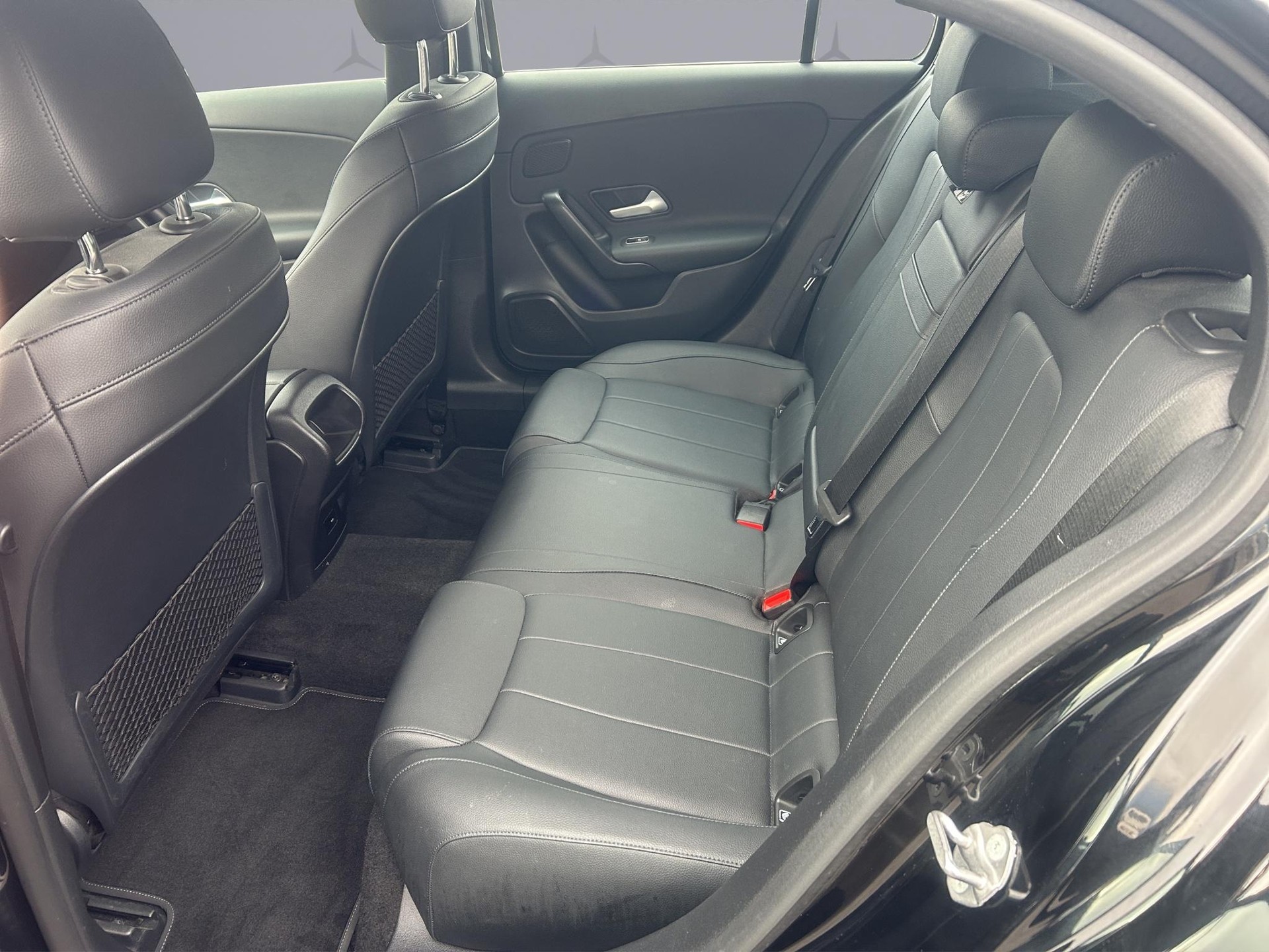MERCEDES-BENZ A 200 d Style 4m-image-9