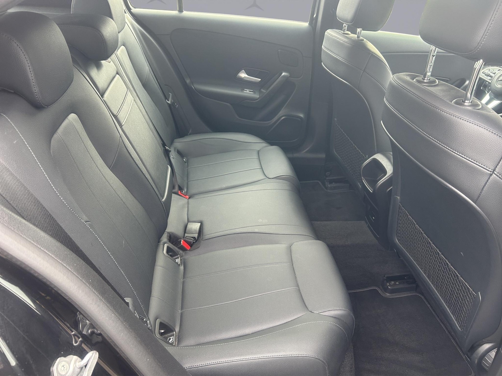 MERCEDES-BENZ A 200 d Style 4m-image-16