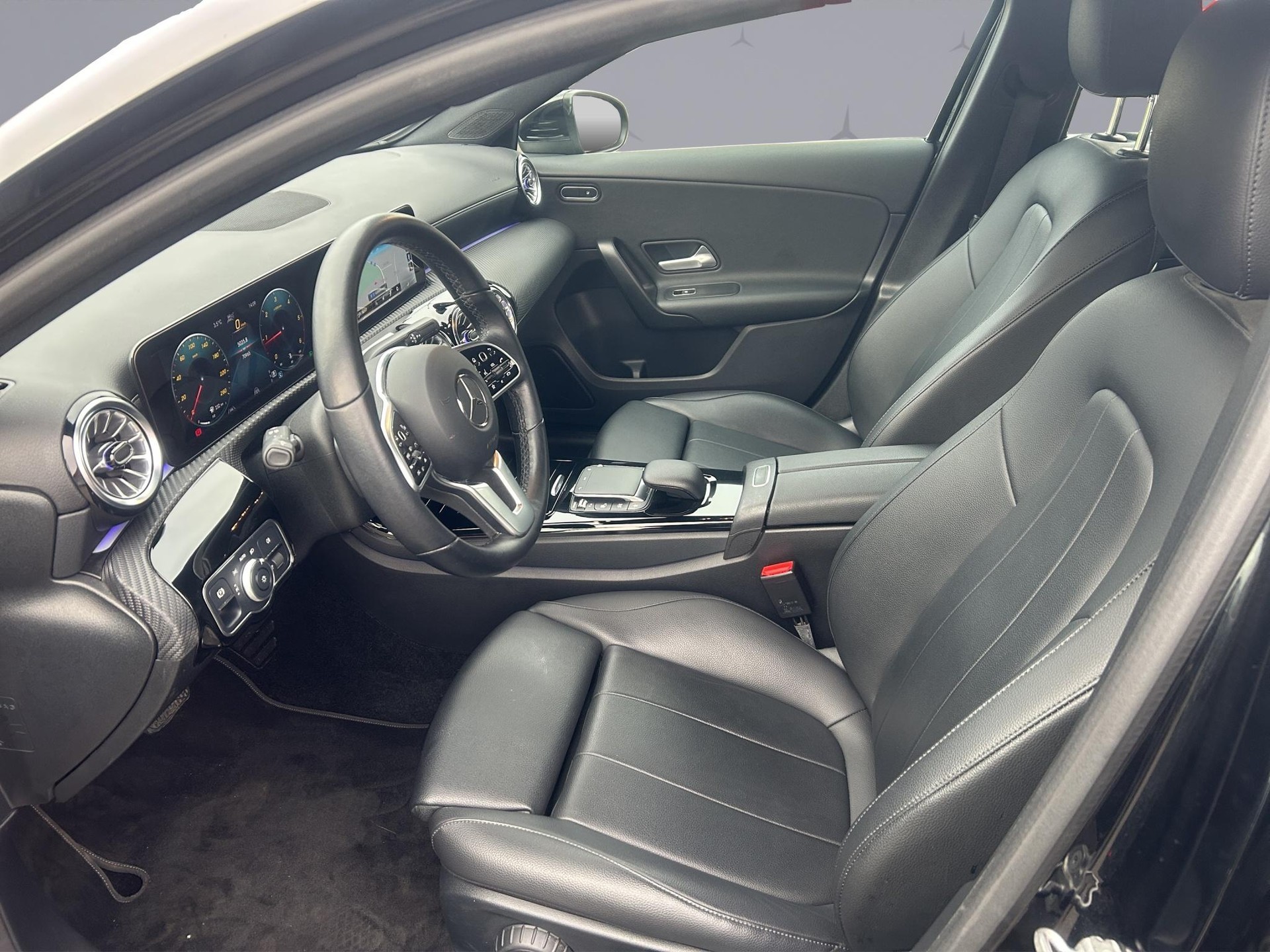 MERCEDES-BENZ A 200 d Style 4m-image-8
