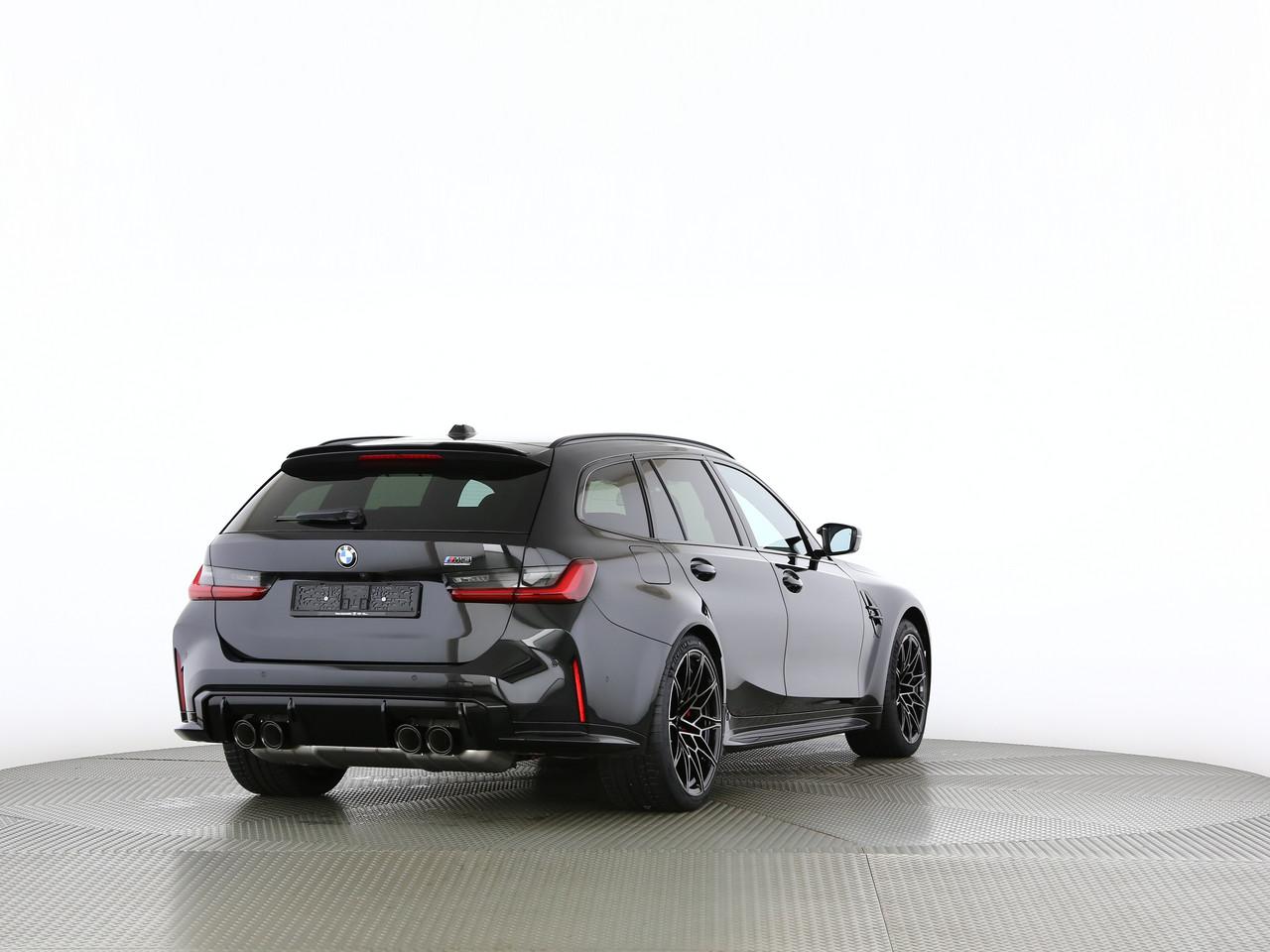 BMW M3 Competition xDrive Touring-image-11