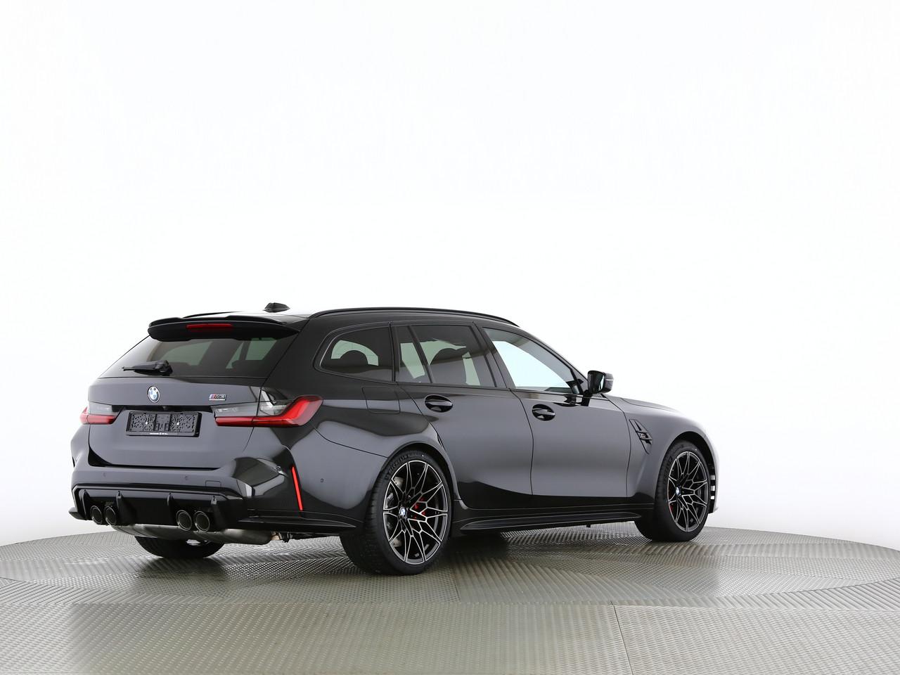 BMW M3 Competition xDrive Touring-image-12