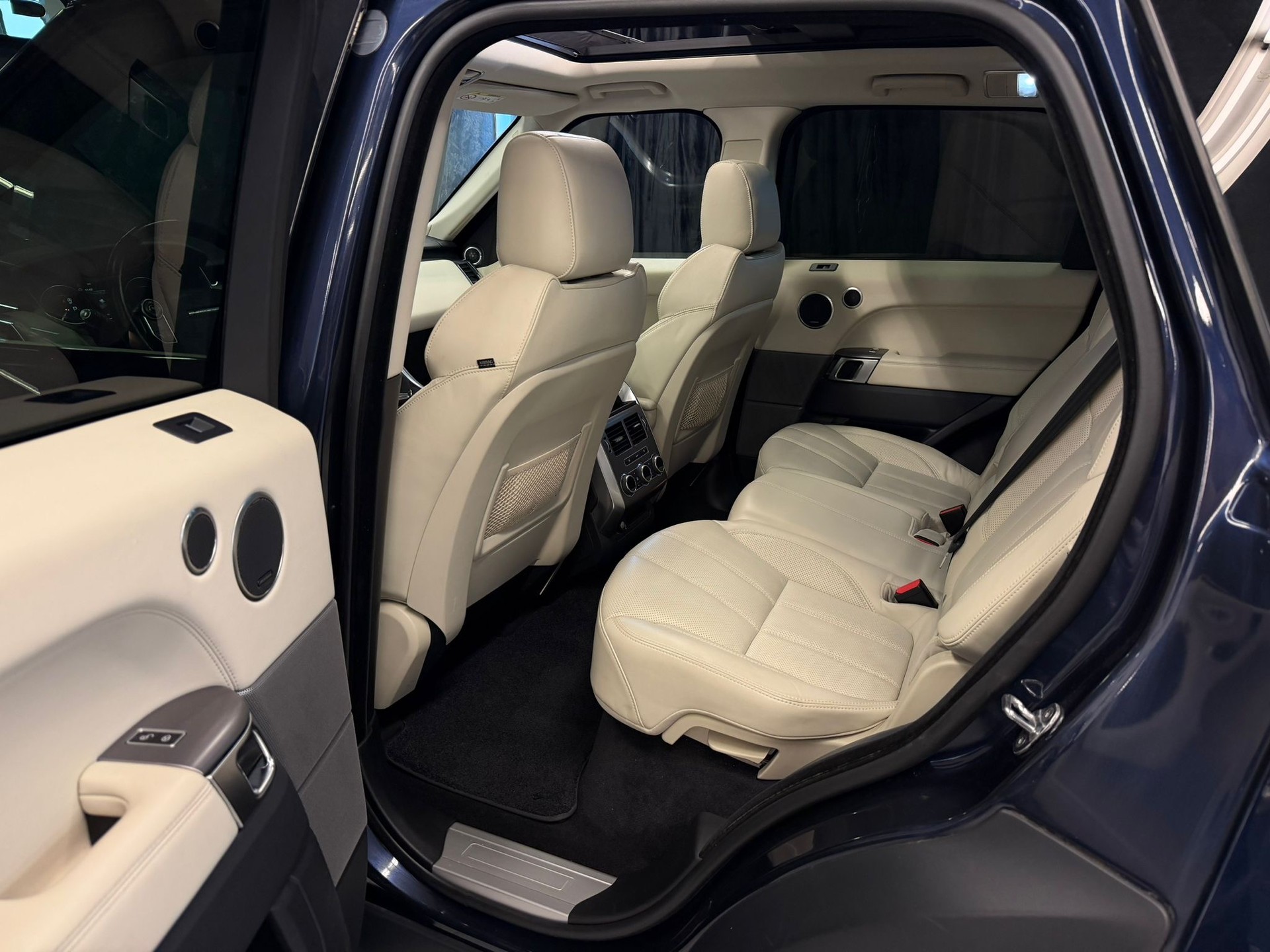 LAND ROVER Range Rover Sport 3.0 SDV6 HSE Dynamic Automatic-image-13