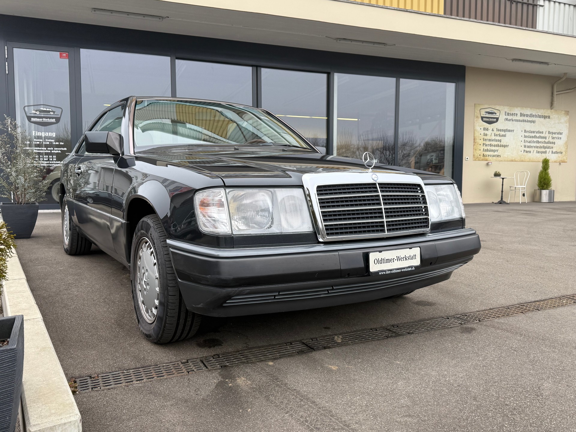 MERCEDES-BENZ 300 CE