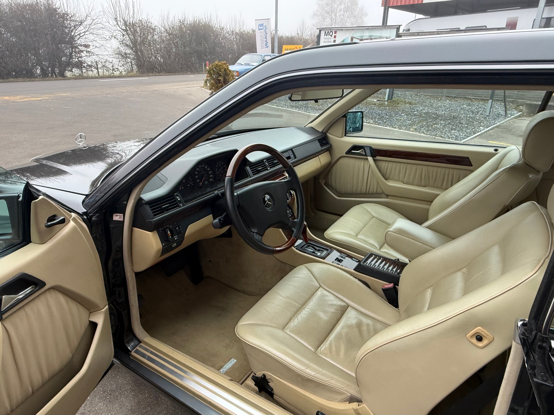 MERCEDES-BENZ 300 CE-image-6