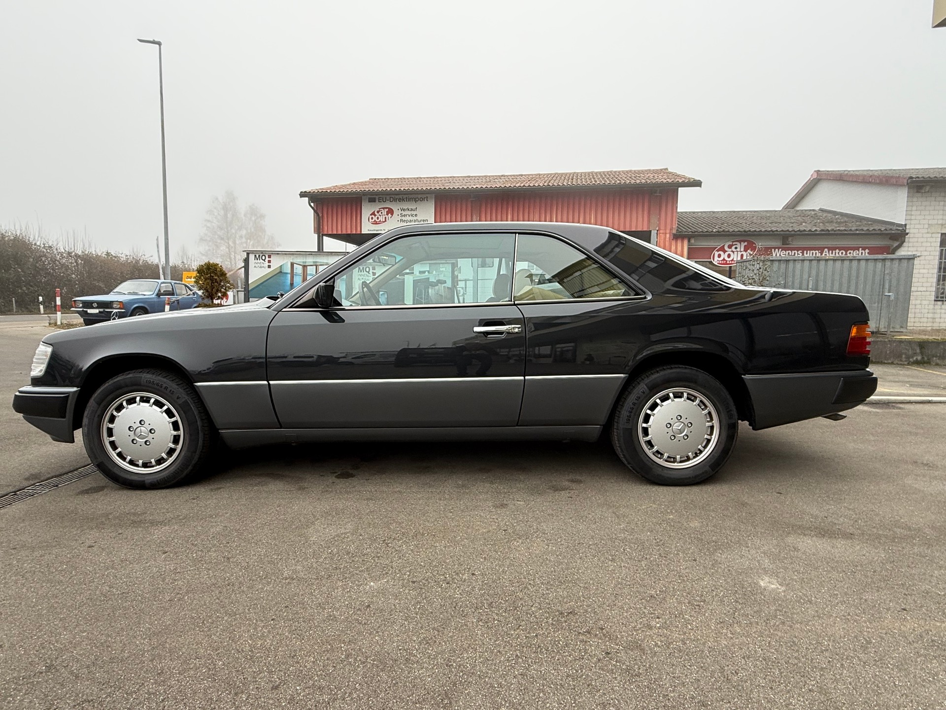MERCEDES-BENZ 300 CE-image-2